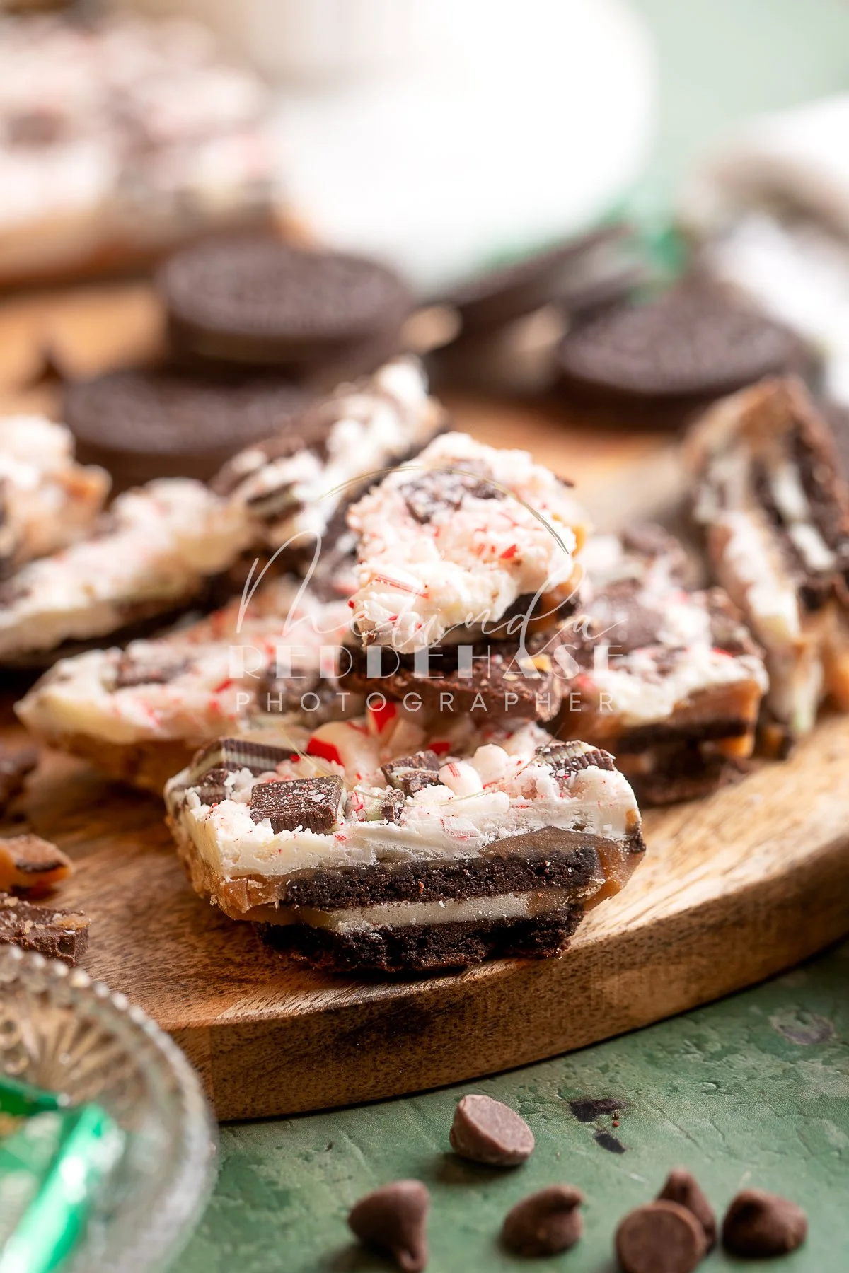 Oreo Mint Toffee Bark  - LRWM-28.jpg