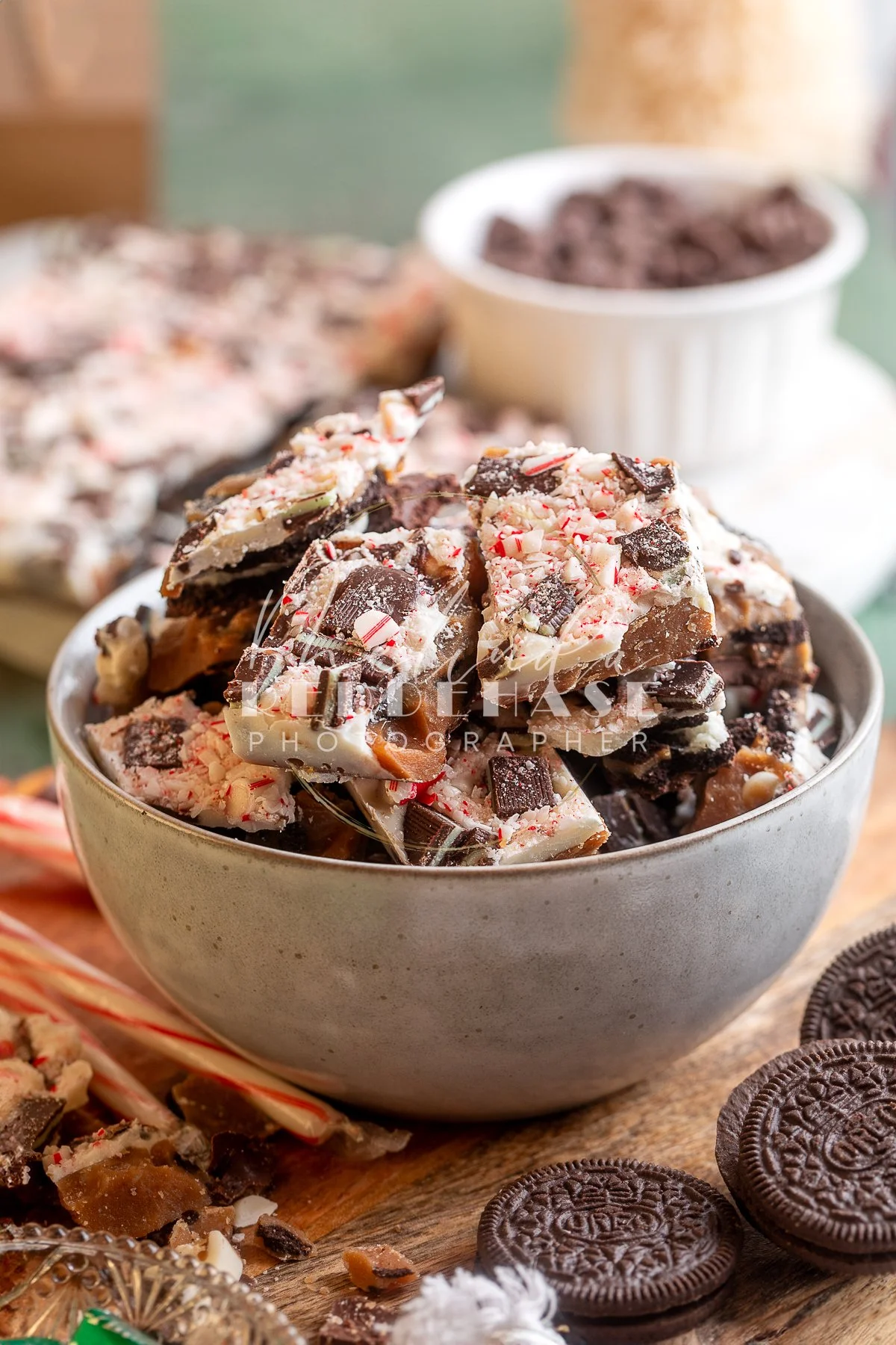 Oreo Mint Toffee Bark  - LRWM-22.jpg