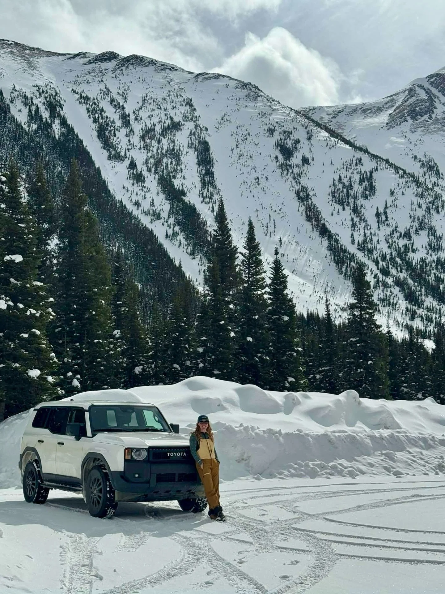 Happy Easter from our adventurous heart to yours! I hope your weekend is filled with friends, family, good food and those f&amp;$k yes friends that will step out of their comfort zones and head out on the trail with you. 

Thanks for the photo - @swa