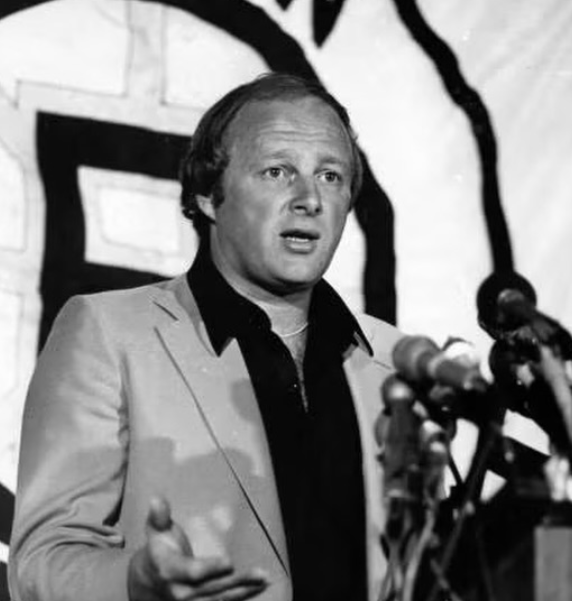 Book Gerry Cheevers for partnerships and appearances, two-time Stanley Cup Champion, Iconic Stitches goalie mask, Hockey Hall of Fame Inductee