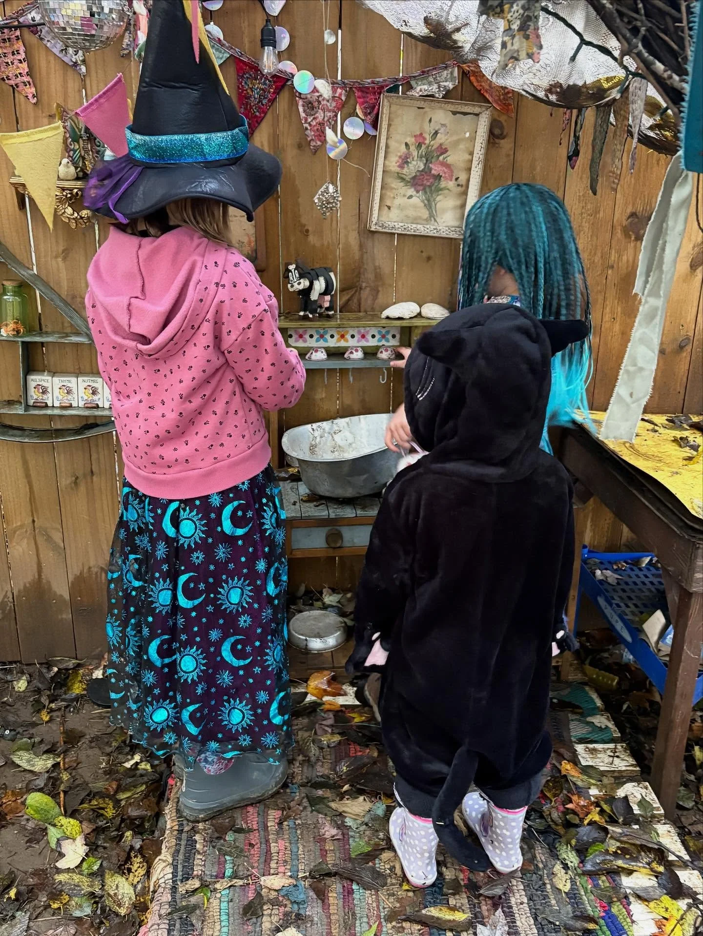 double double, toil and trouble! 🧙&zwj;♀️🐈&zwj;⬛