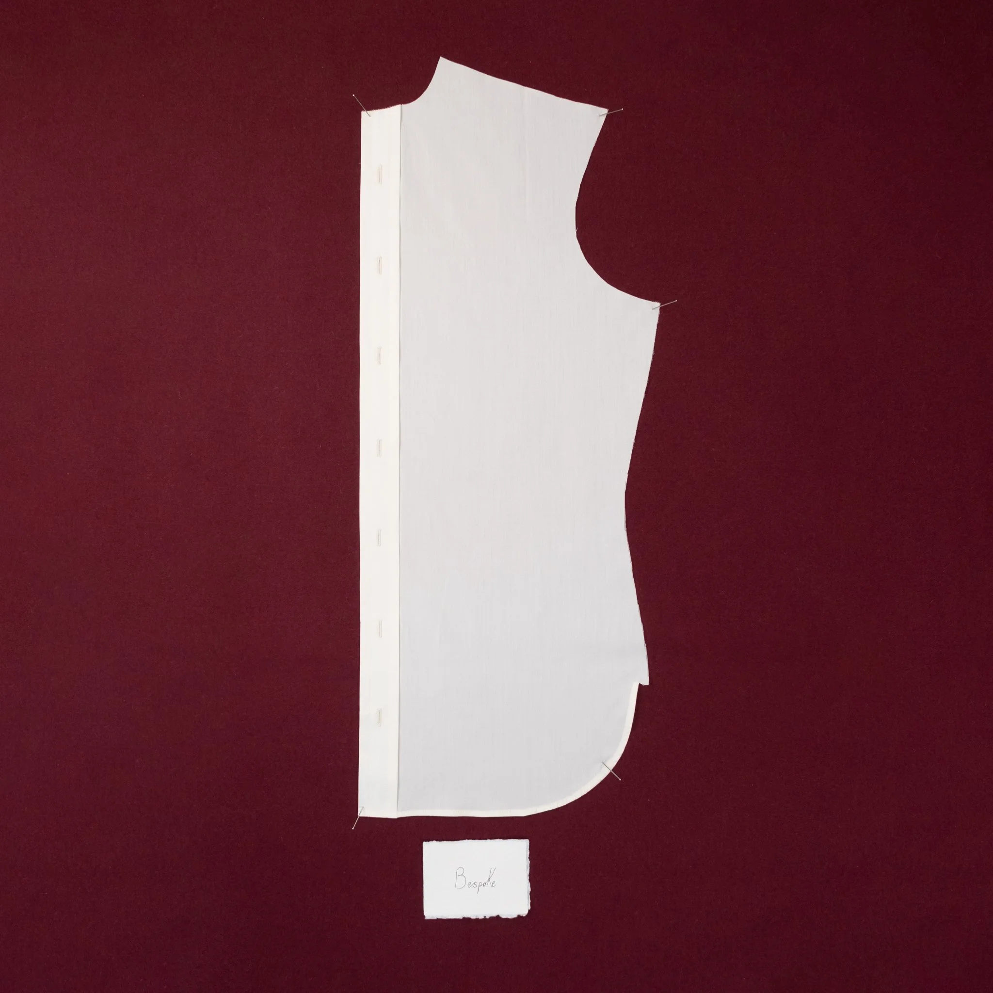 Bespoke
Due to the more complex make this is a
style not seen very often in ready to wear
but is a staple of bespoke shirts.
Reinforcing the side seams with a gusset
creates the most strength. However this
can be a messy look to wear untucked so
is m