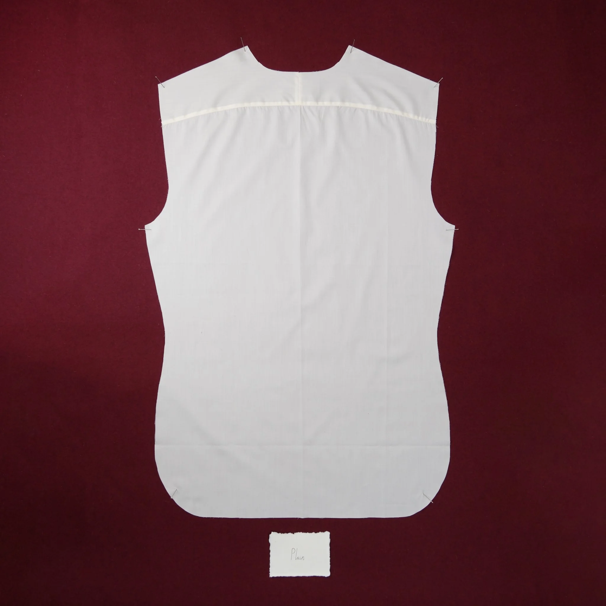 Plain
With a clean back you get a neat fit,
something that shouldn
’
t be a problem if
the shoulders are cut to the correct size.
This is a go to style for Hume london.
Creating a clean and tailored look.