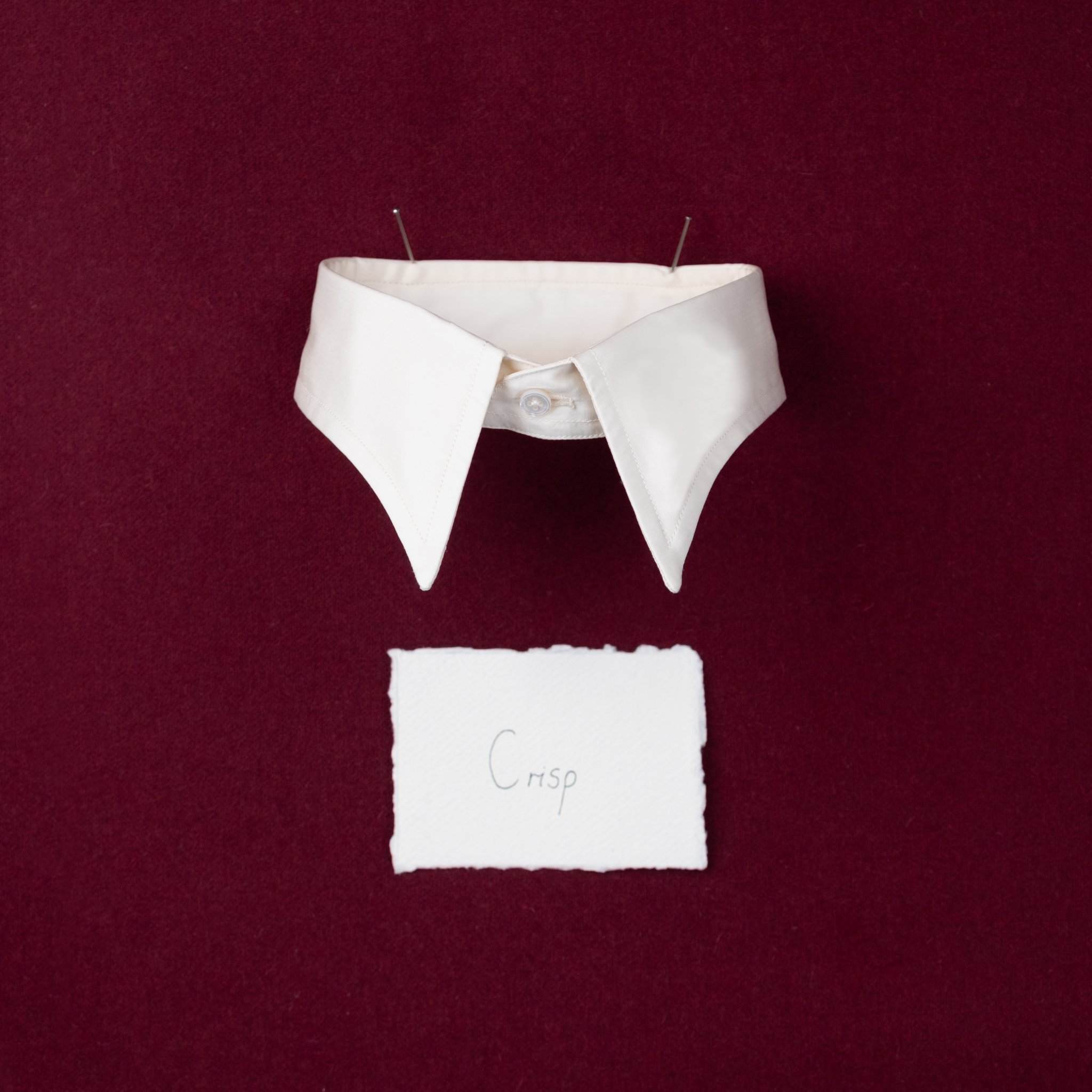 Crisp
Inspired by a portrait of Quentin Crisp
spotted at an art fair, James loved the
way this more pointed collar looked so he
set about trying to recreate the elements
he liked. The result is a collar with a
distinctly preppy feel—perfect for a mor