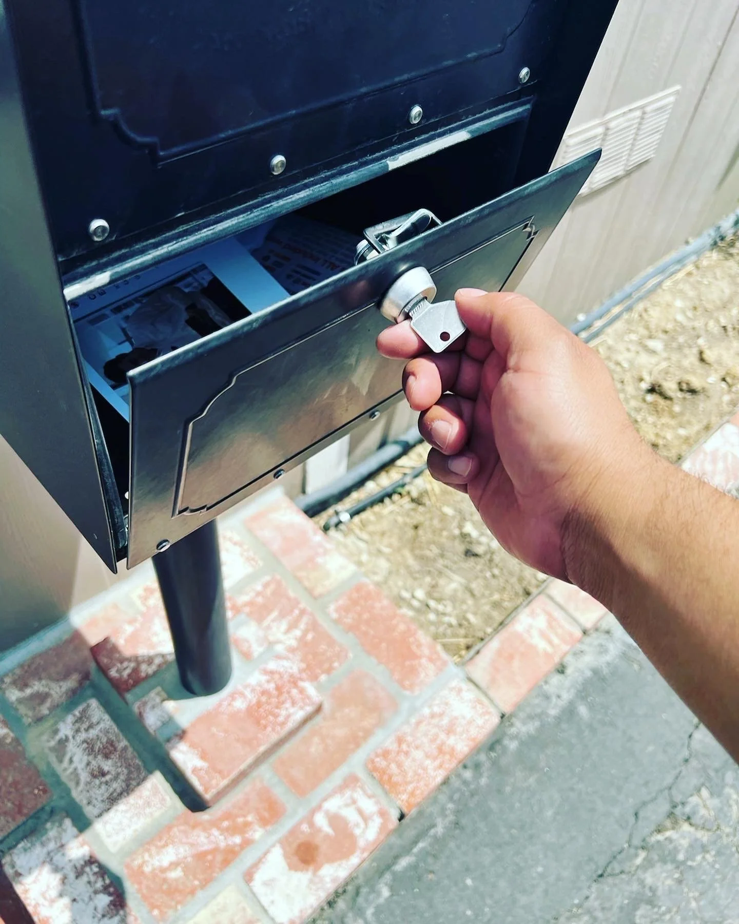 MAILBOX