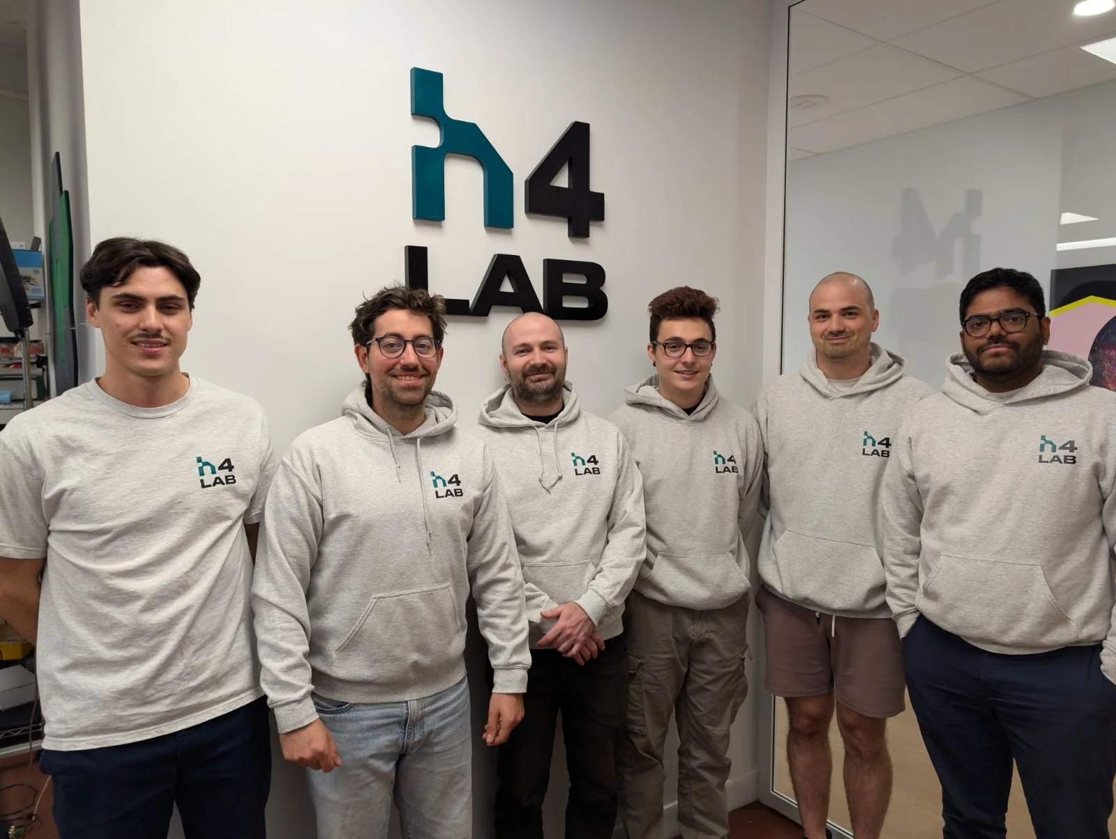 photo d'équipe, présentant 6 membres