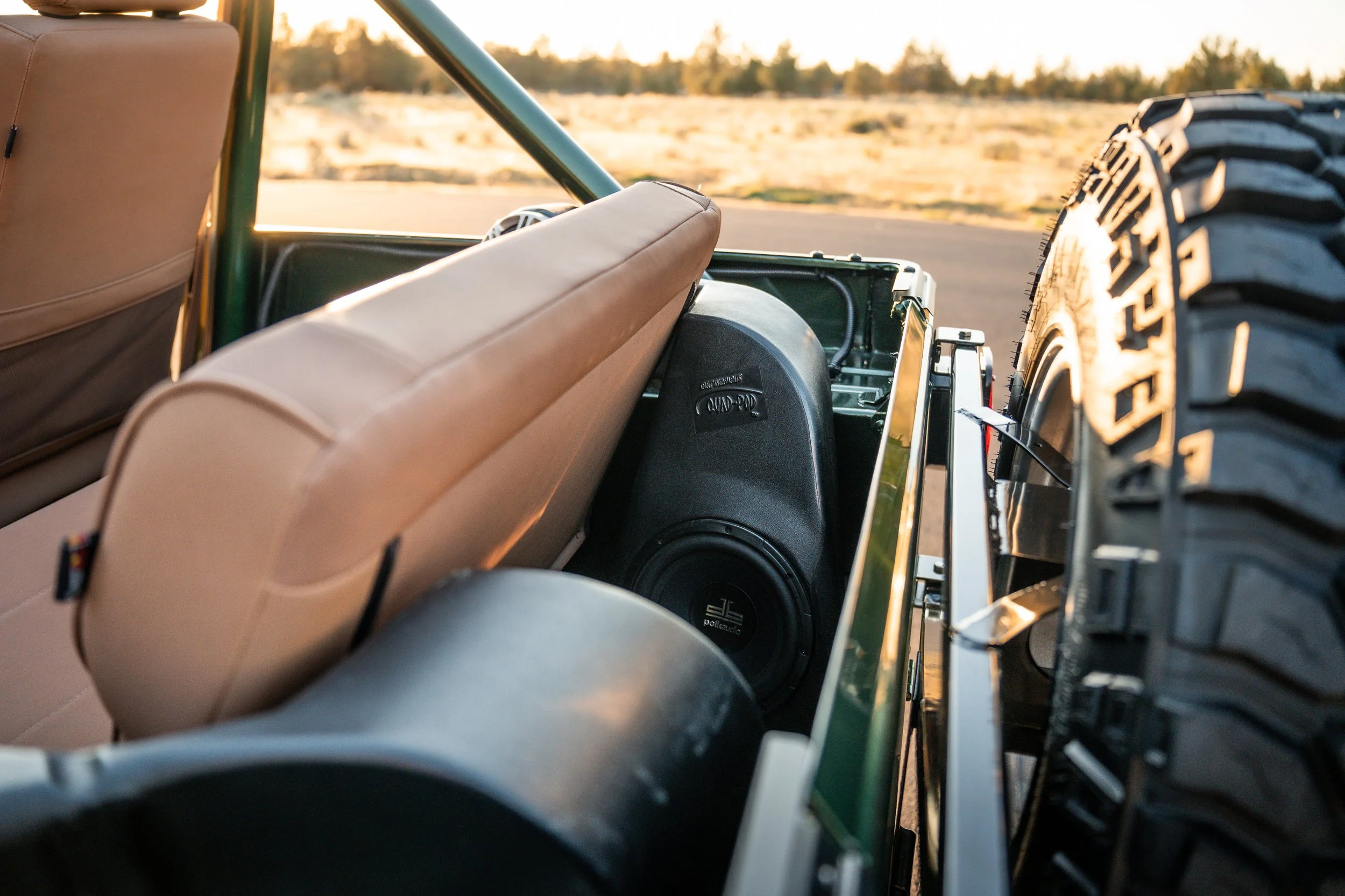 interior-passenger-trunk-speakers.jpg