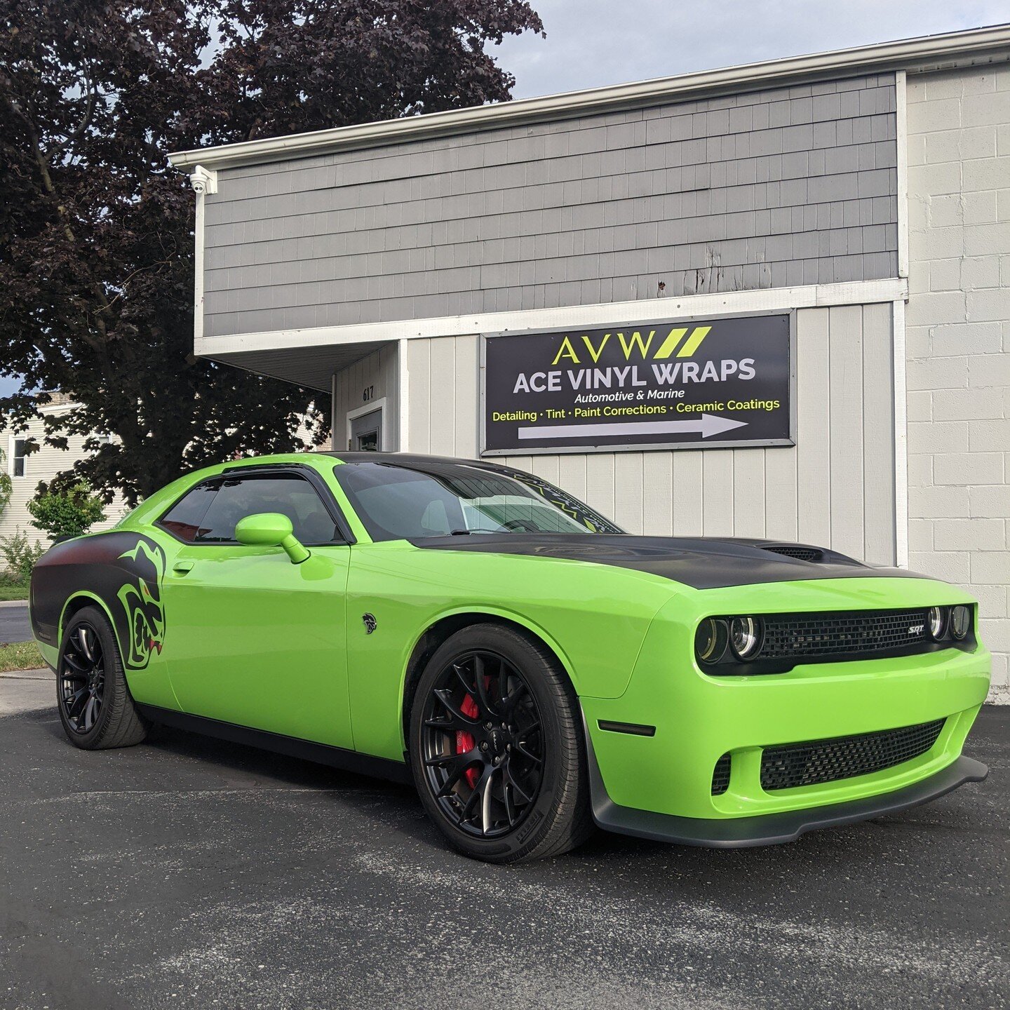 2015 Dodge Challenger Hellcat
- Paint Correction performed on all painted surfaces
- System X 3 year Crystal SS ceramic coating applied to every surface (paint, wheels, brake calipers, glass)
- Custom satin black hellcat billboard decals topped with 