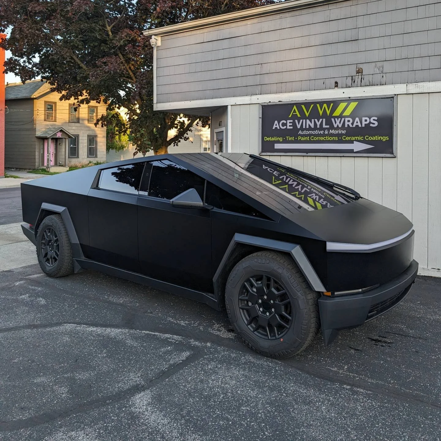 2024 Tesla Foundation Series Cyber Truck

Another one in the books! 

Received our top tier Ceramic IR Window Film on the sides, rear and full windshield to block out the heat on that big piece of glass! 

50% over factory rear, 20% front doors/quart