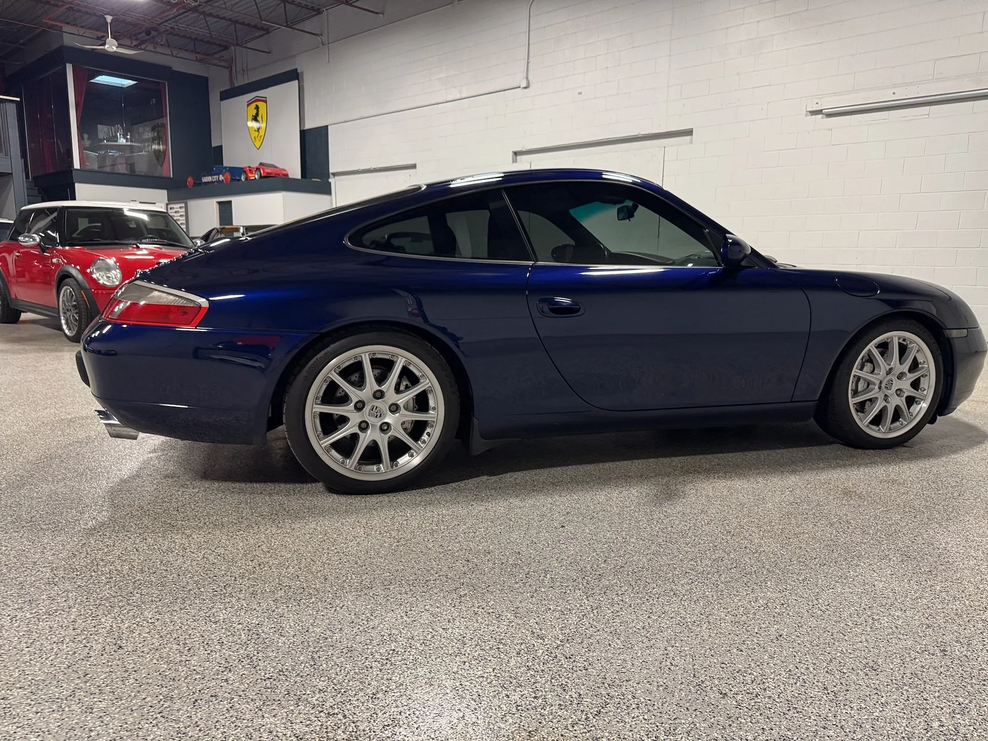 2001_Porsche_966_Carrera_Right.jpg
