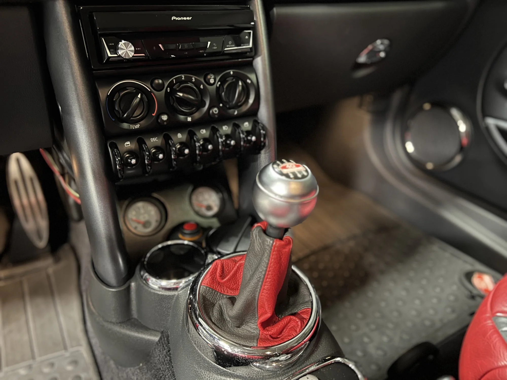 2004 Mini Cooper S - Gearbox.jpg
