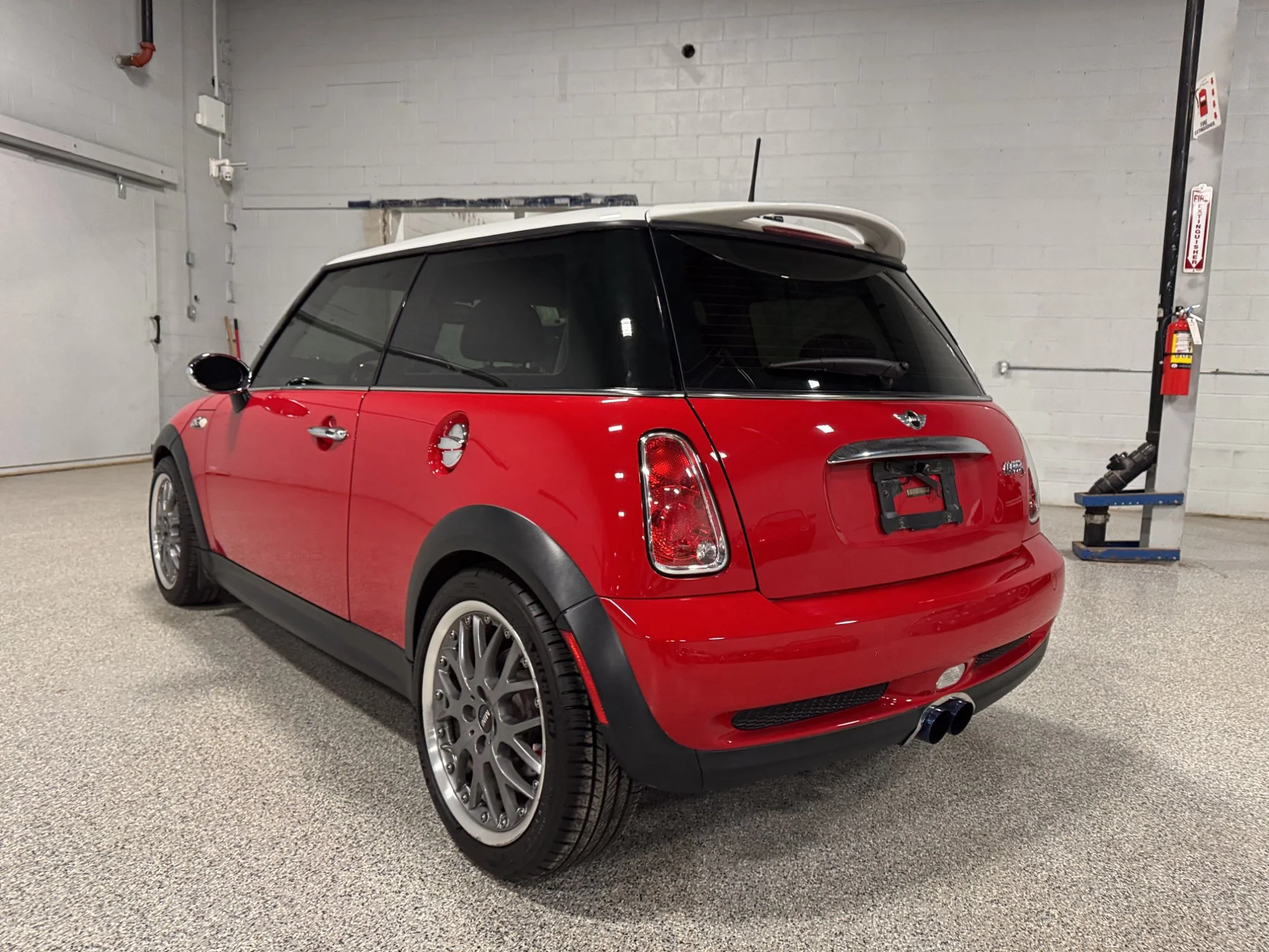 2004 Mini Cooper S - Rear Left.jpg