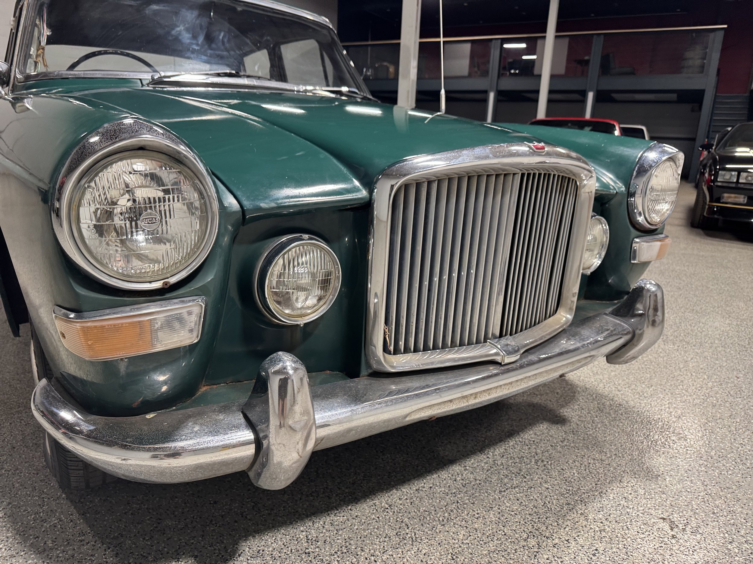 1967 Vanden Plas Rolls Front Close.jpeg