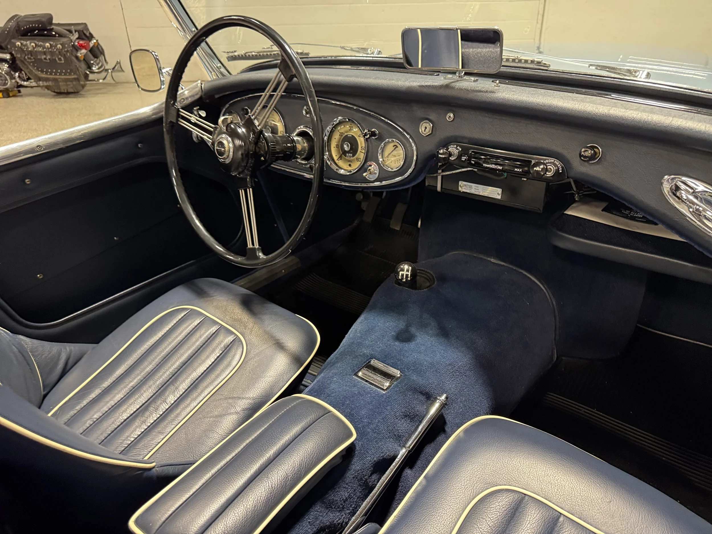 1960 Austin Healey 3000 Front Interior.jpeg