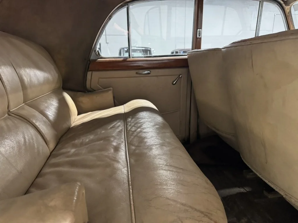 1947_Bentley_VP_RearSeats.jpeg