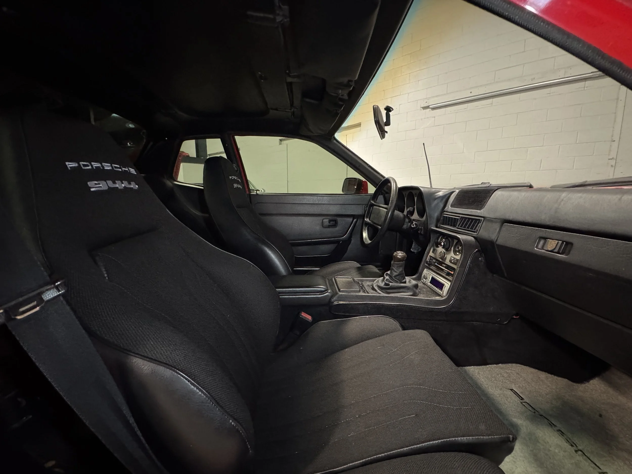 1984_Porsche_944_Interior2.jpeg