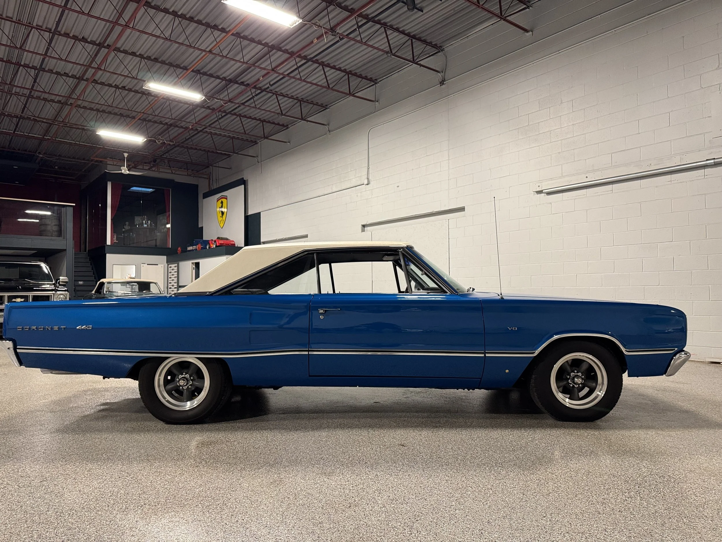 1967_Dodge_Coronet_Right2.jpeg