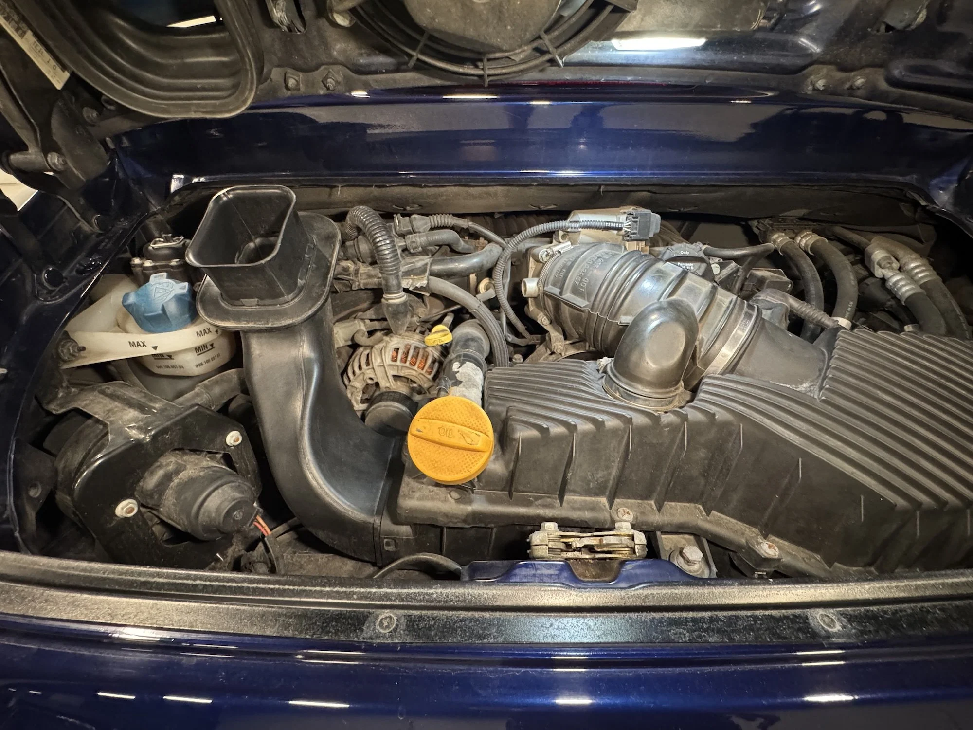 2001_Porsche_966_Carrera_Engine.jpg