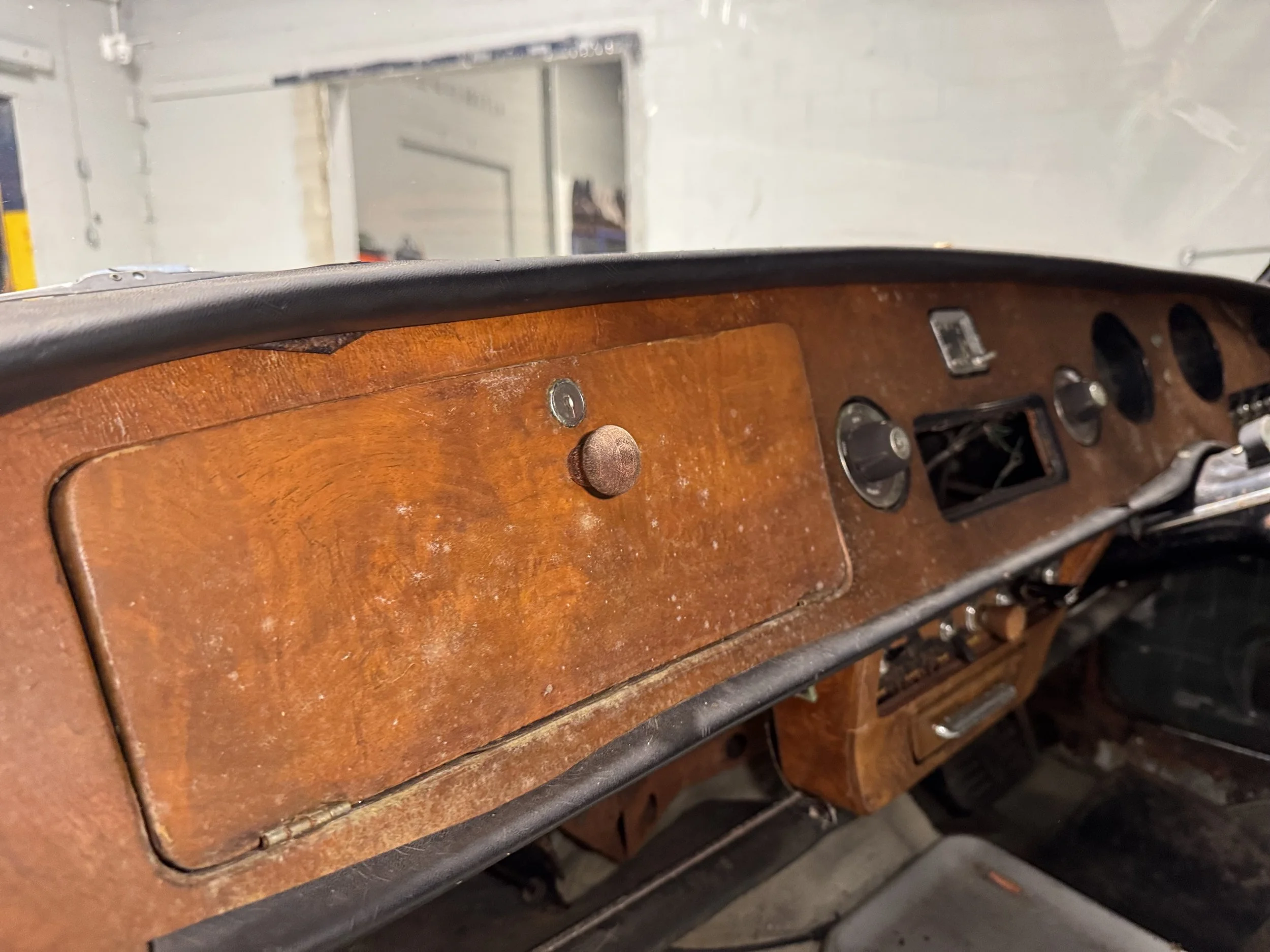 1967 Vanden Plas Rolls Glove Compartment.jpeg