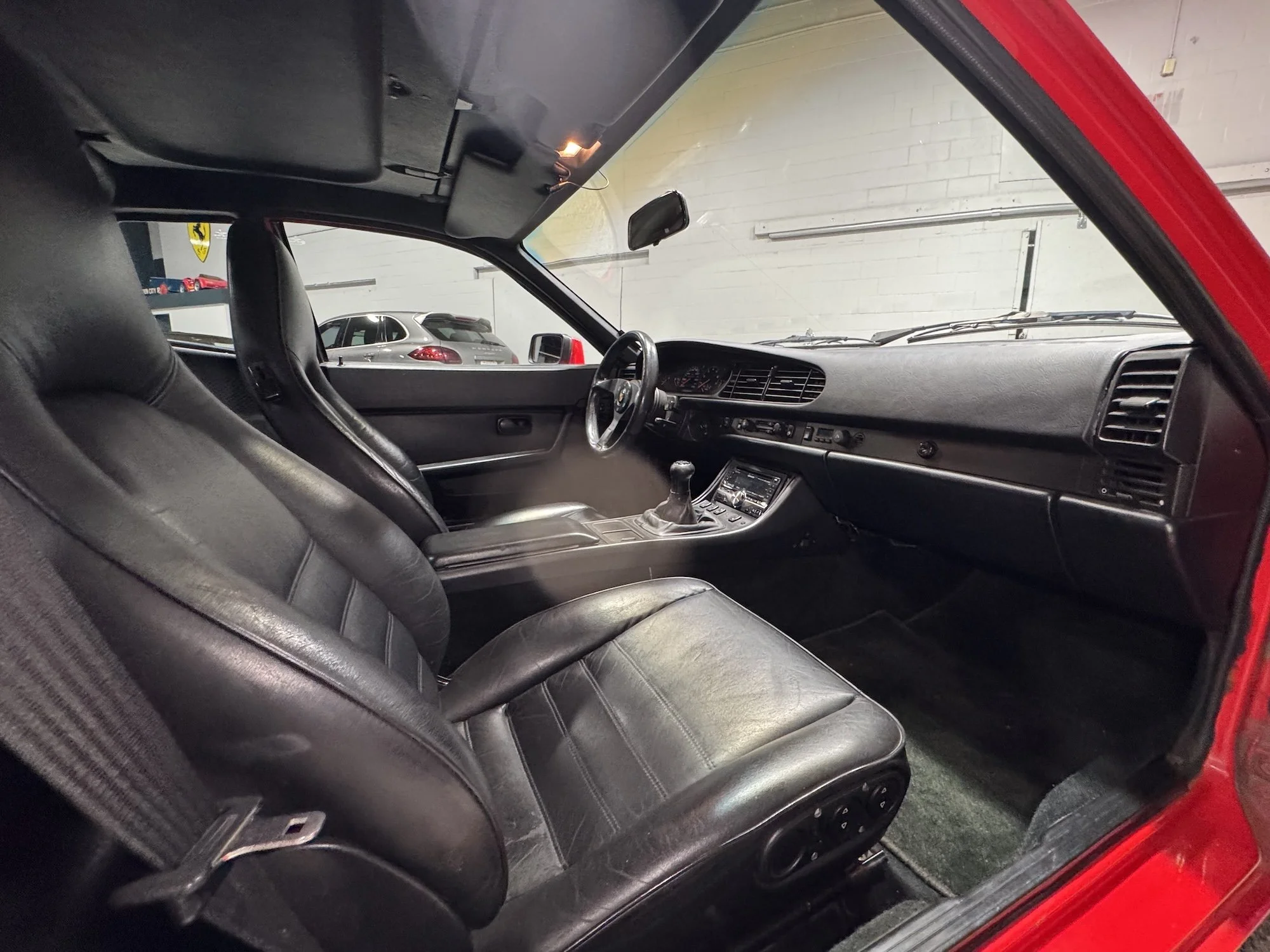1987 Porsche 944 Turbo Interior 3.jpeg