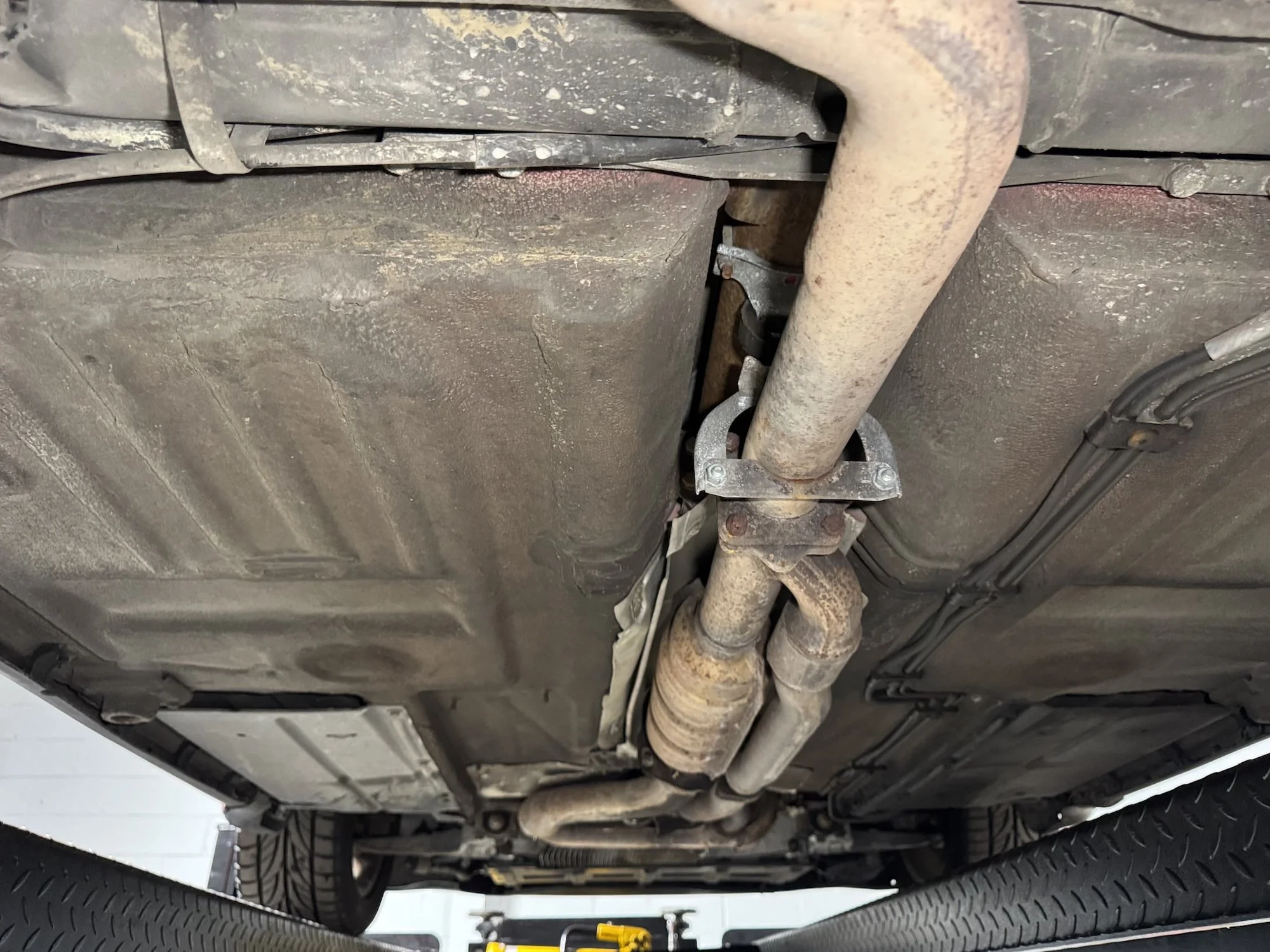 1987 Porsche 944 Turbo Under 2.jpeg