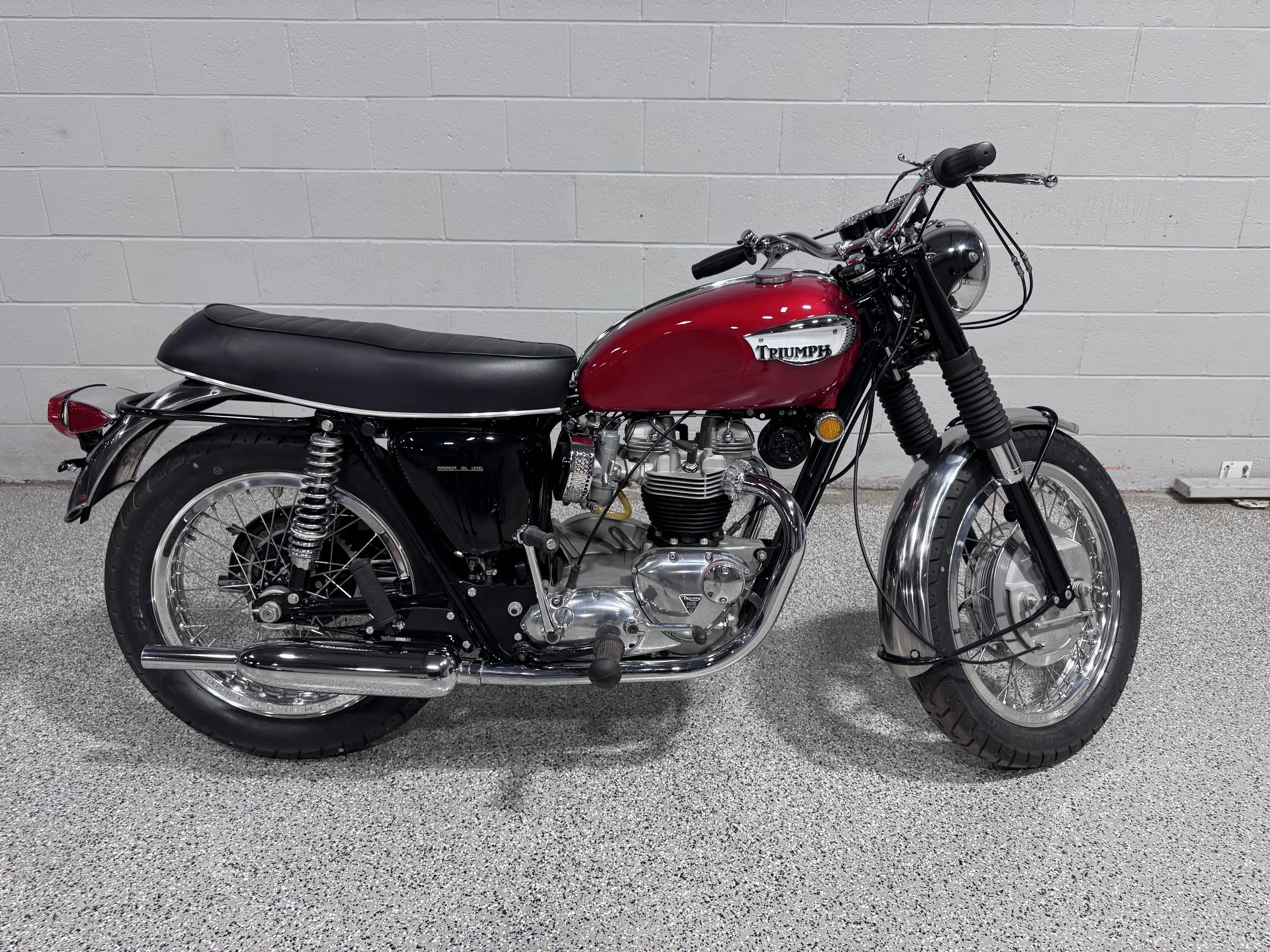 1968 Triumph Bonneville Right 3.JPG
