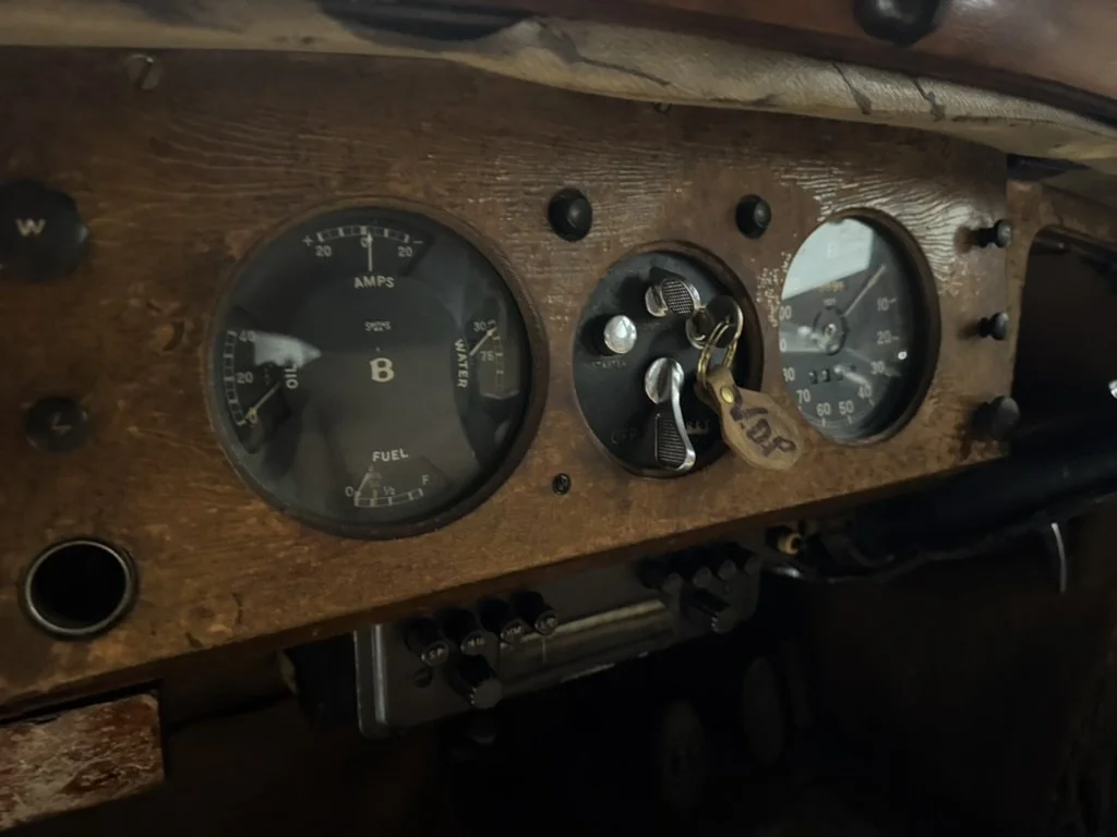 1947_Bentley_VP_Gauges1.jpeg