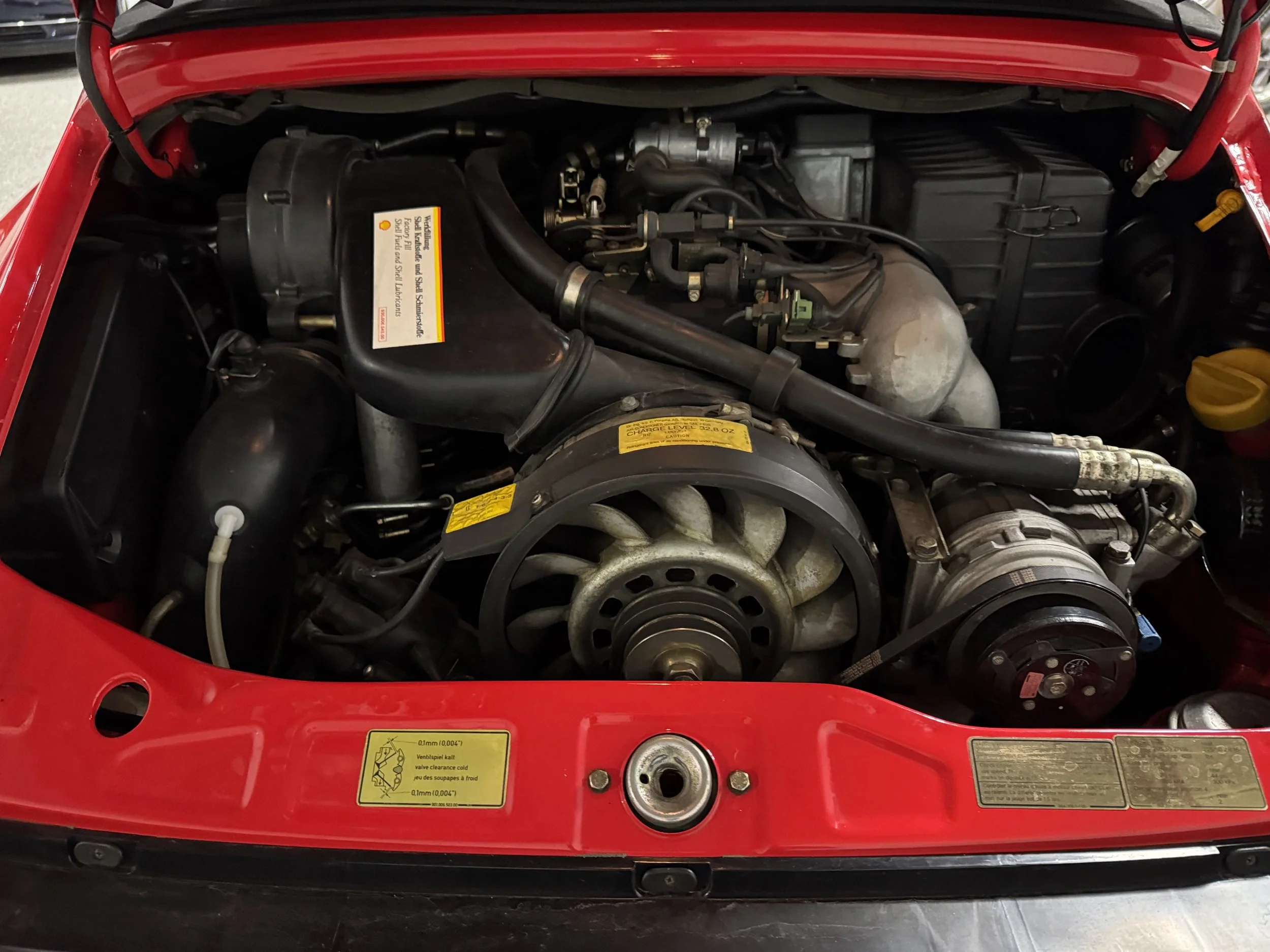 1990_Porsche_911_Carrera_Engine.jpeg
