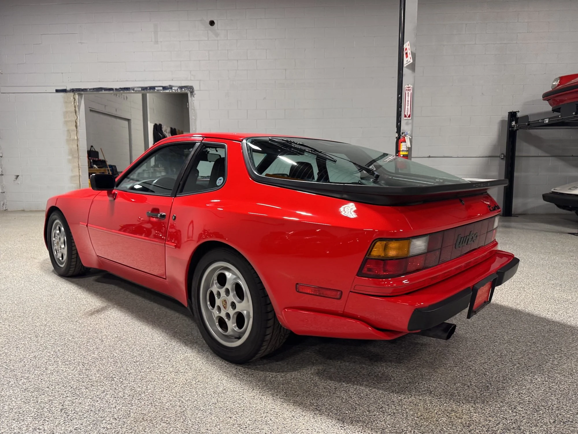 1987 Porsche 944 Turbo Left Rear.jpeg