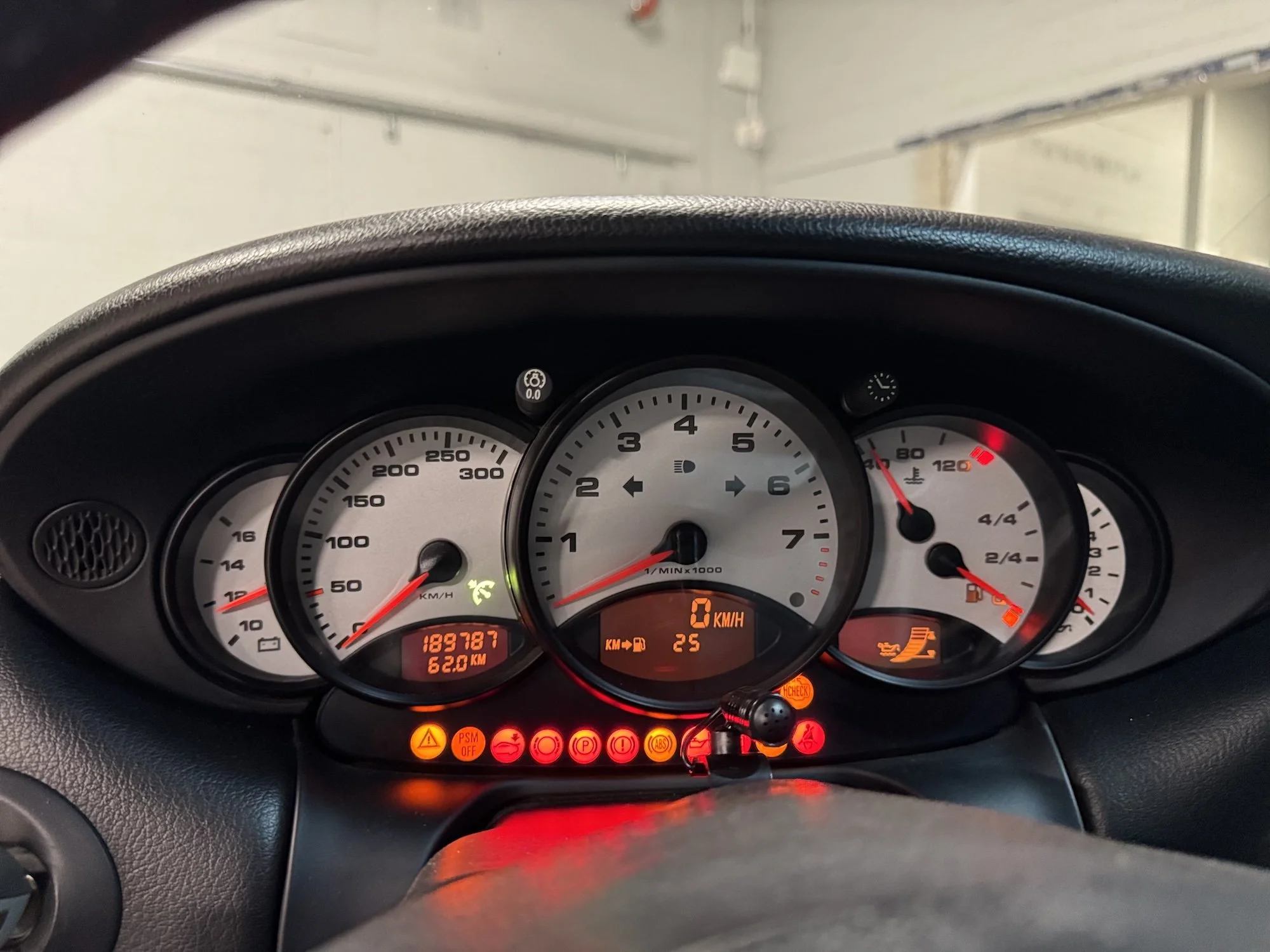 2001_Porsche_966_Carrera_Gauge.jpg