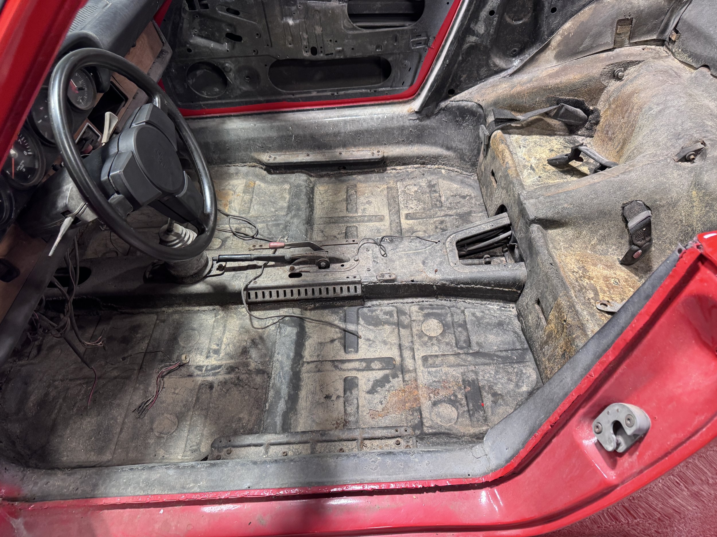 1971 Porsche 911 Cab Project Chassis.JPG
