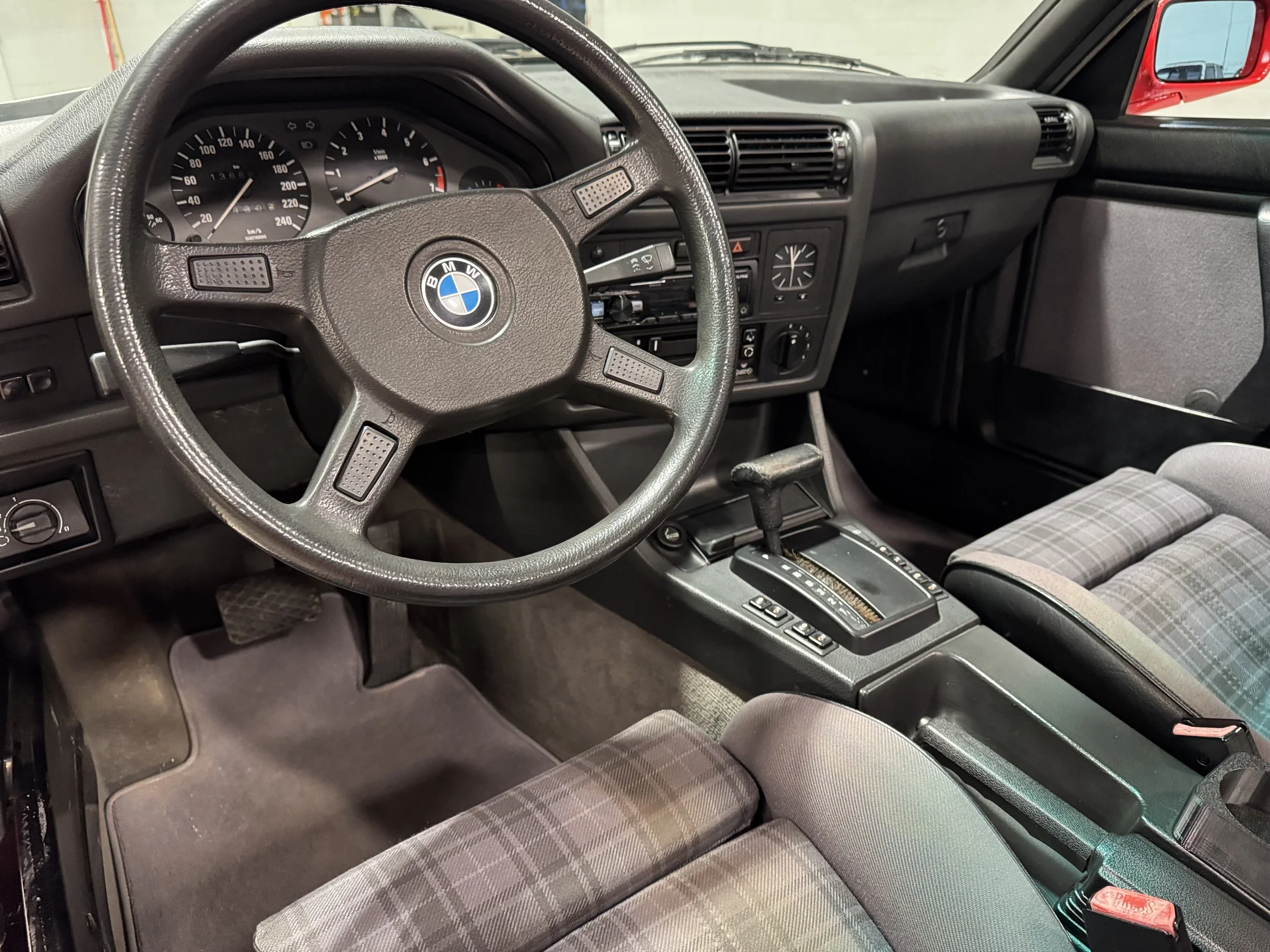 1990_BMW_320i_Steering_Wheel_Dash.jpeg