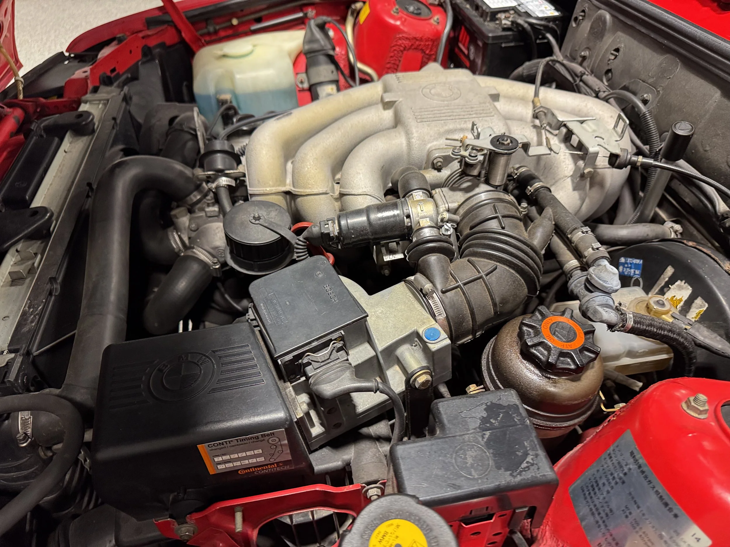 1990_BMW320i_Engine4.jpeg