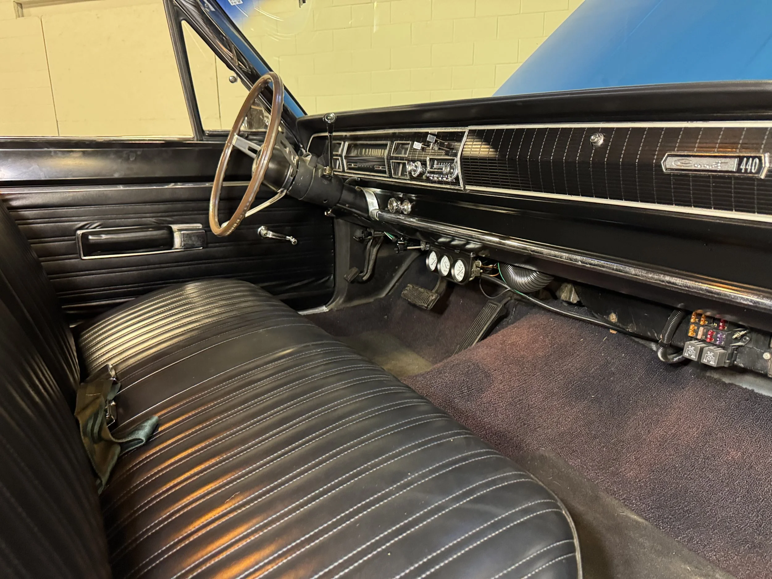 1967_Dodge_Coronet_Interior.jpeg
