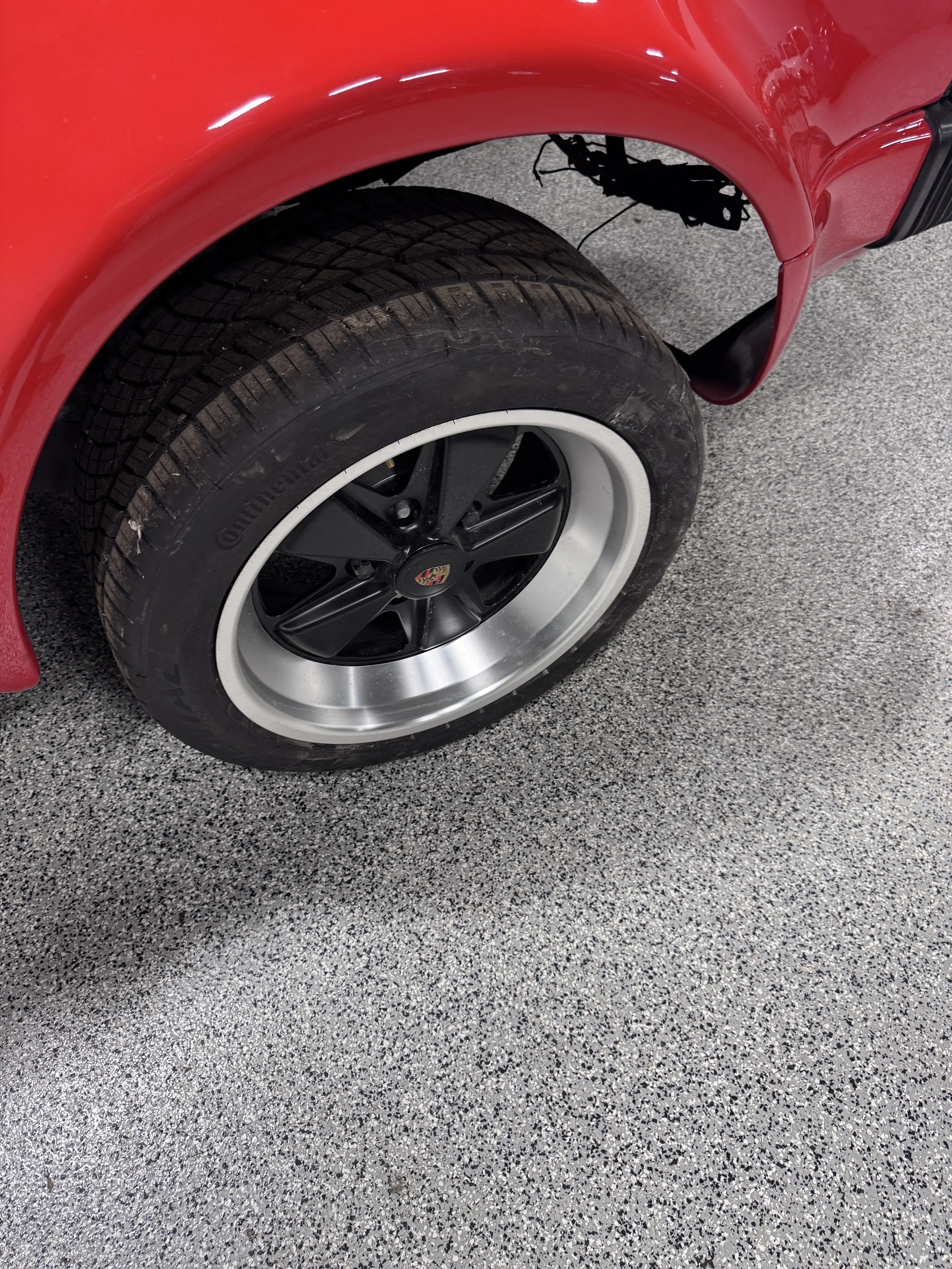 1971 Porsce 911 Cab Project Back Wheel.JPG