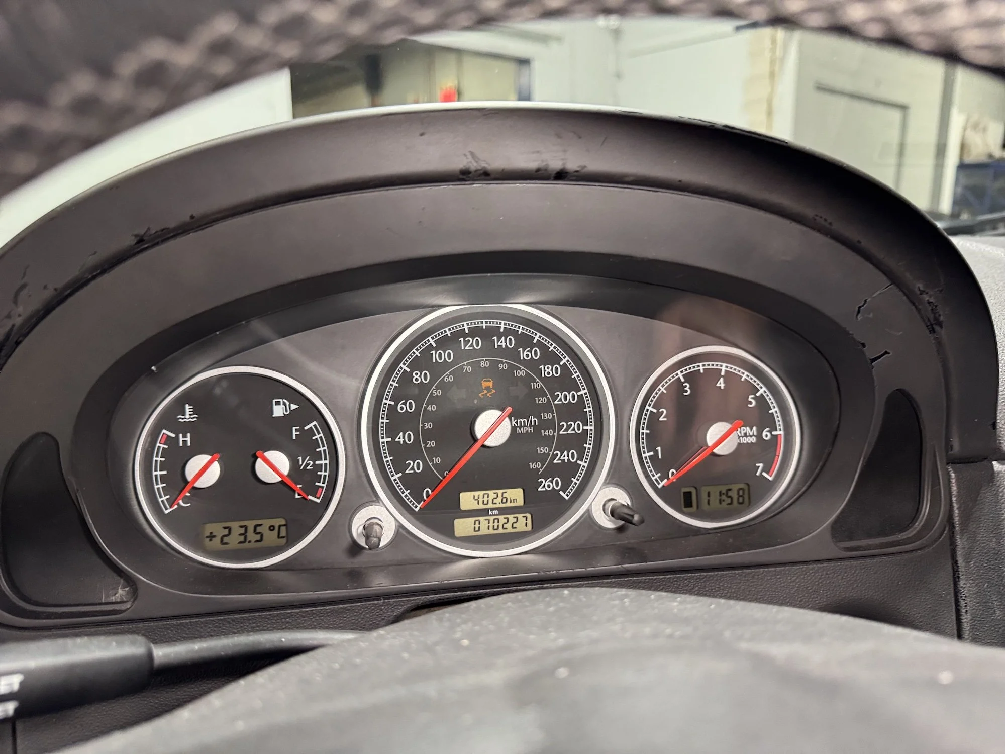2004_Chrysler_Crossfire_Guage.jpg