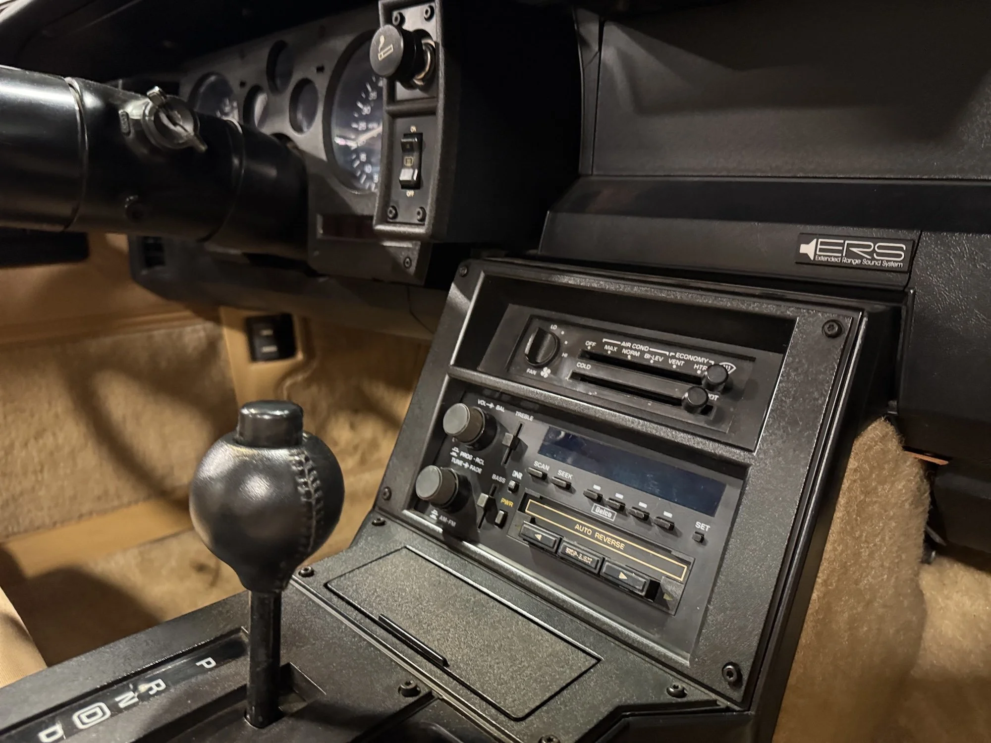 1985_Chevy_Camaro_Gear_Shift.jpeg