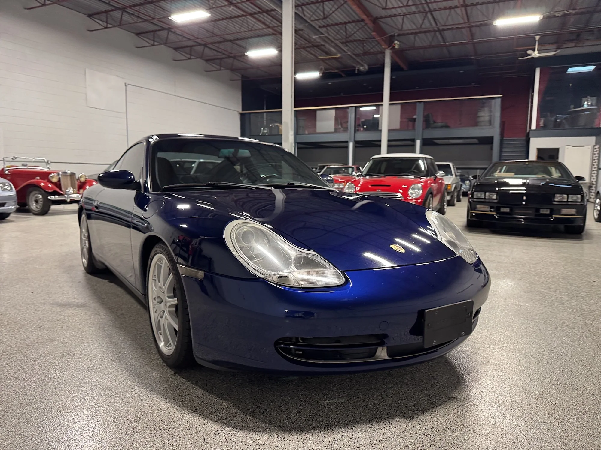 2001_Porsche_966_Carrera_Front_Right.jpg