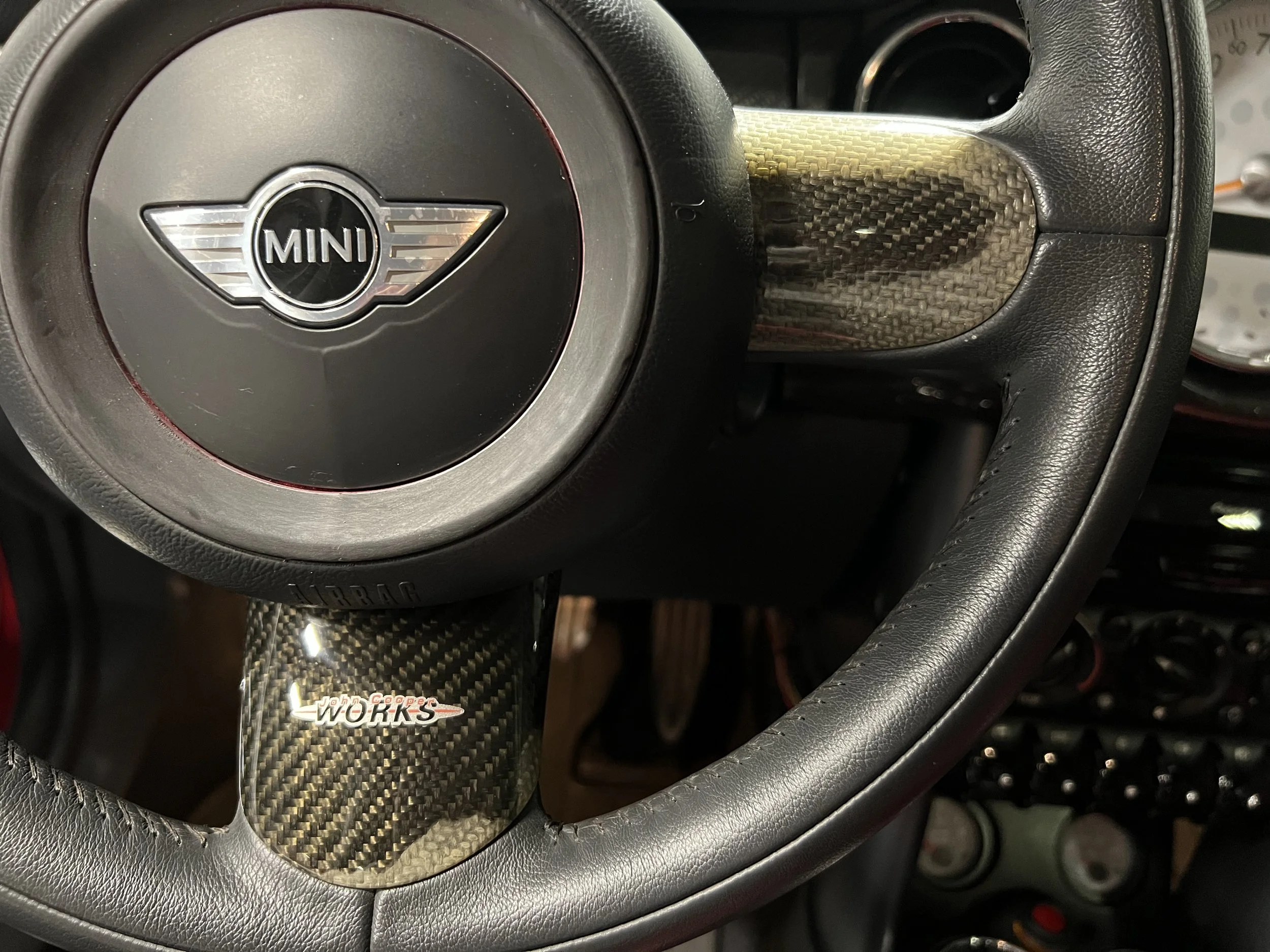 2004 Mini Cooper S - Steering Detail.jpg