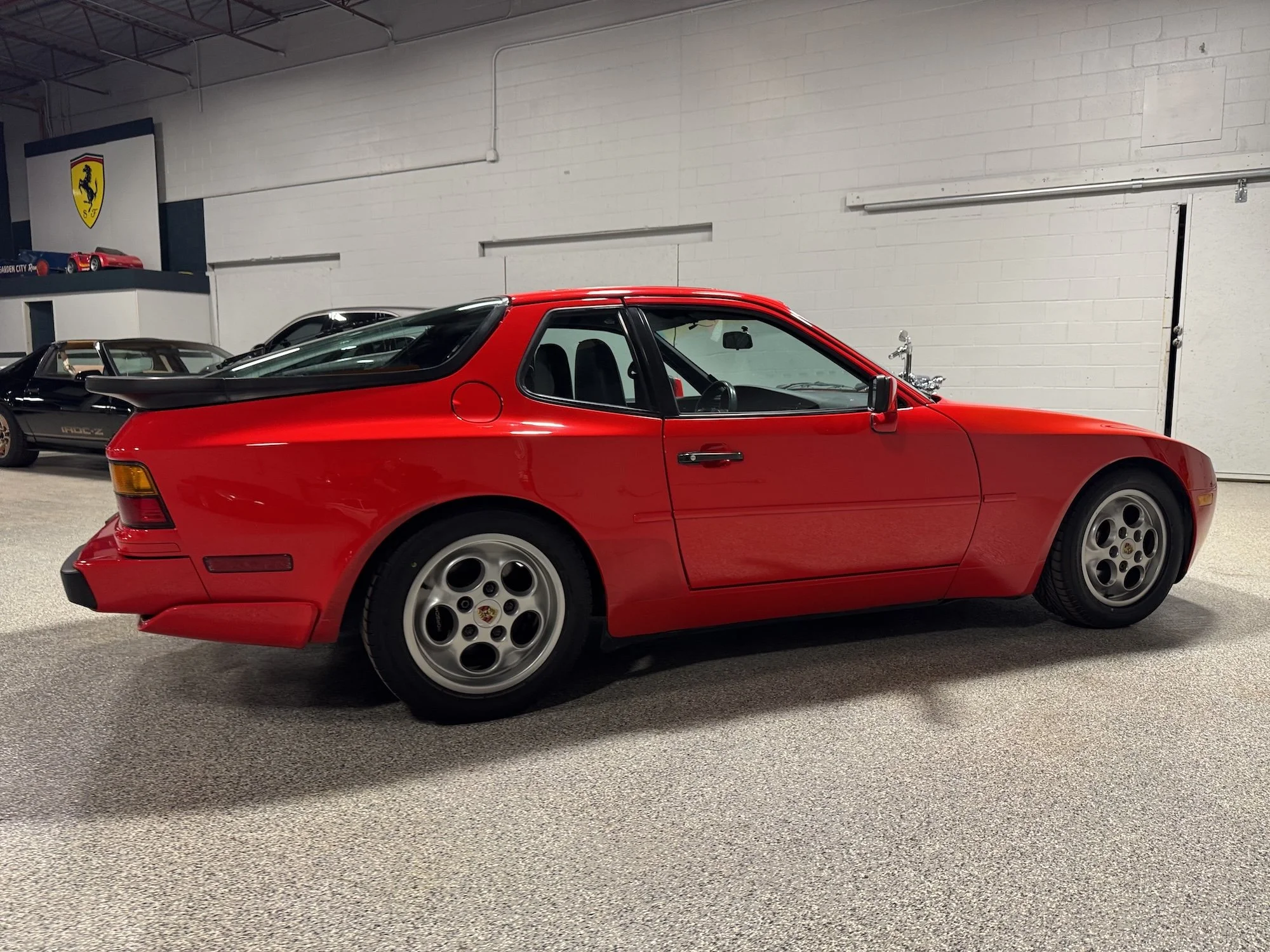 1987 Porsche 944 Turbo Right.jpeg
