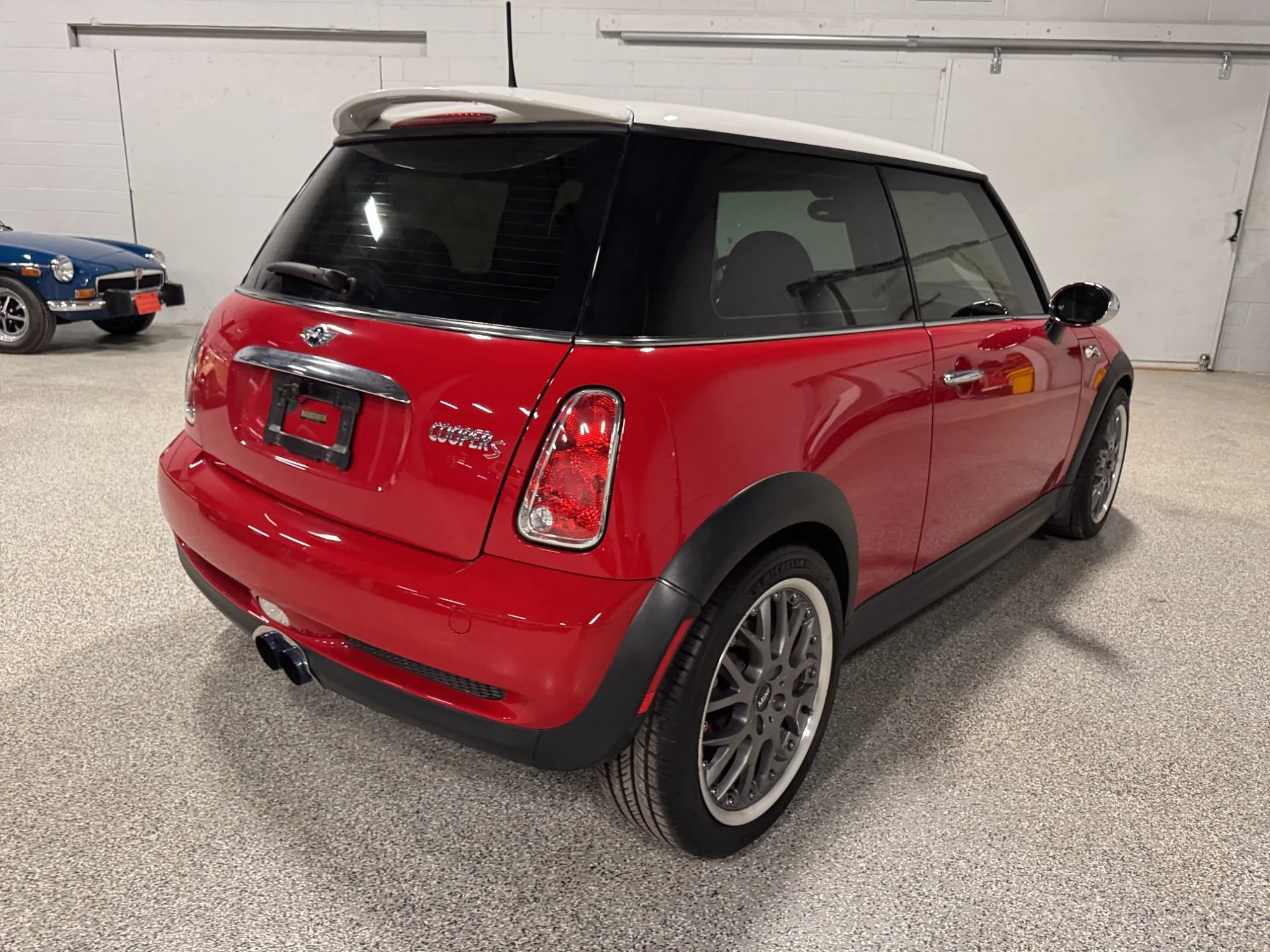 2004 Mini Cooper S - Rear Right.jpg