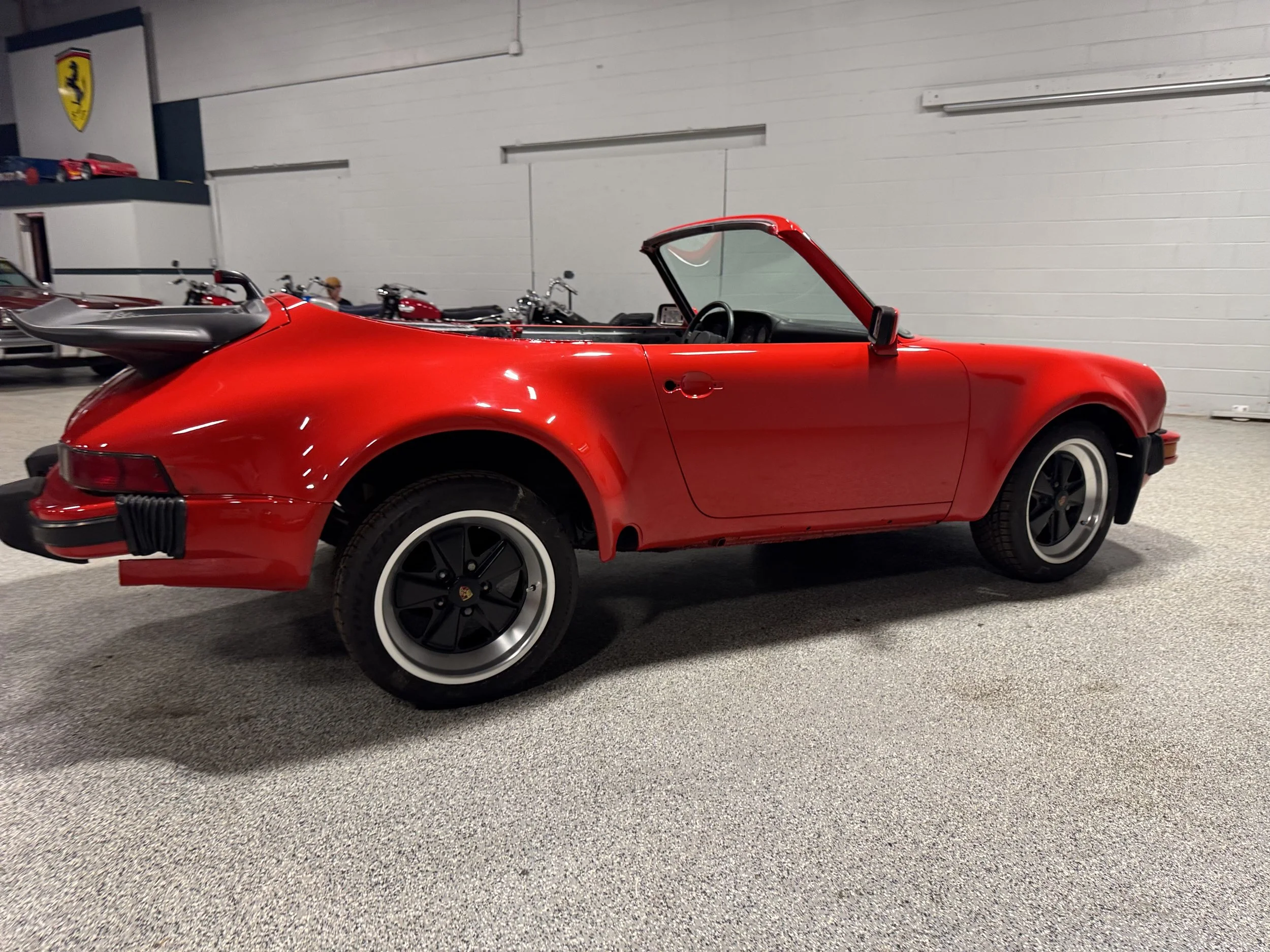 1971 Porsche 911 Cab Right.jpeg