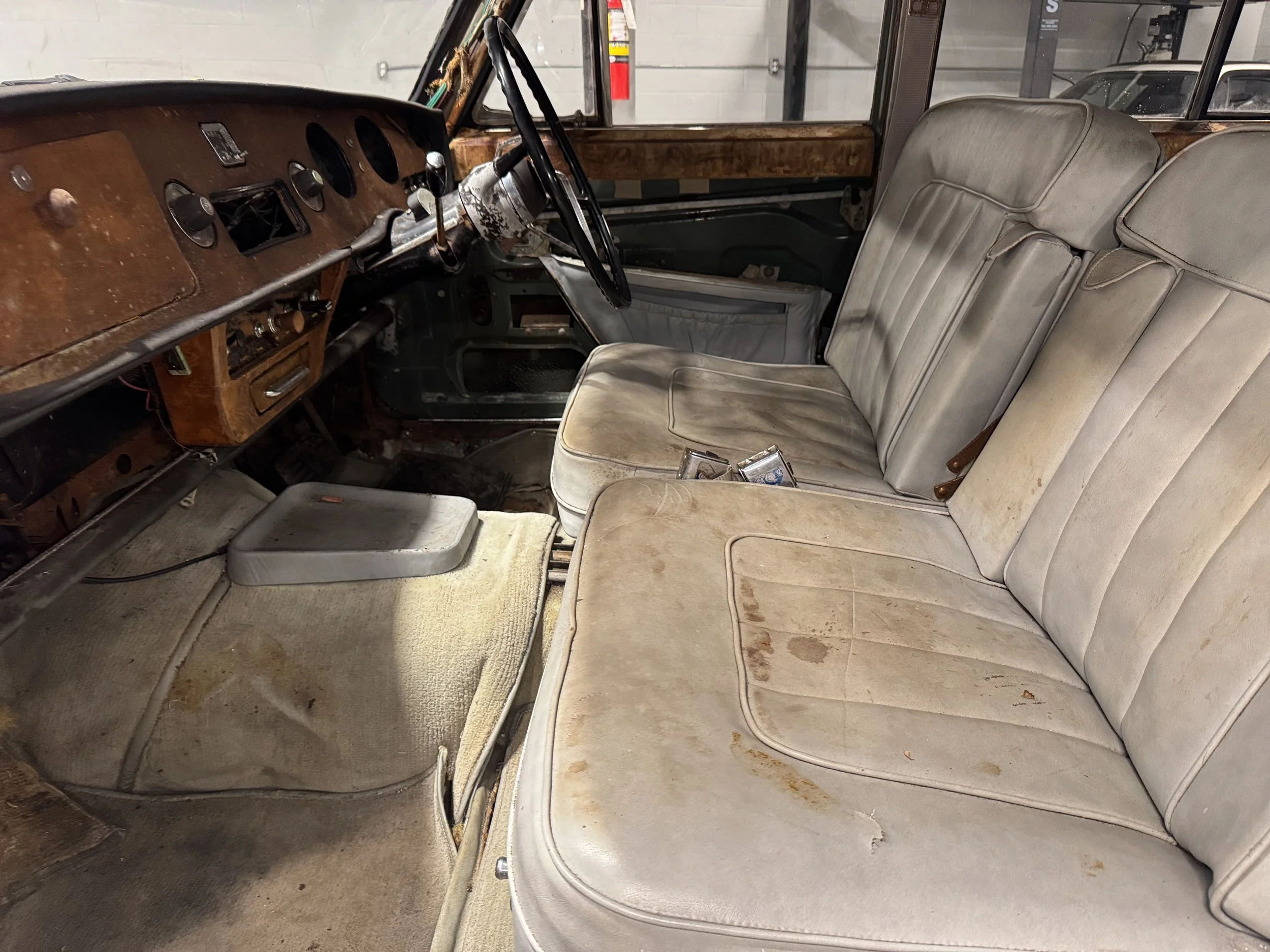 1967 Vanden Plas Rolls Interior Pass Seat.jpeg