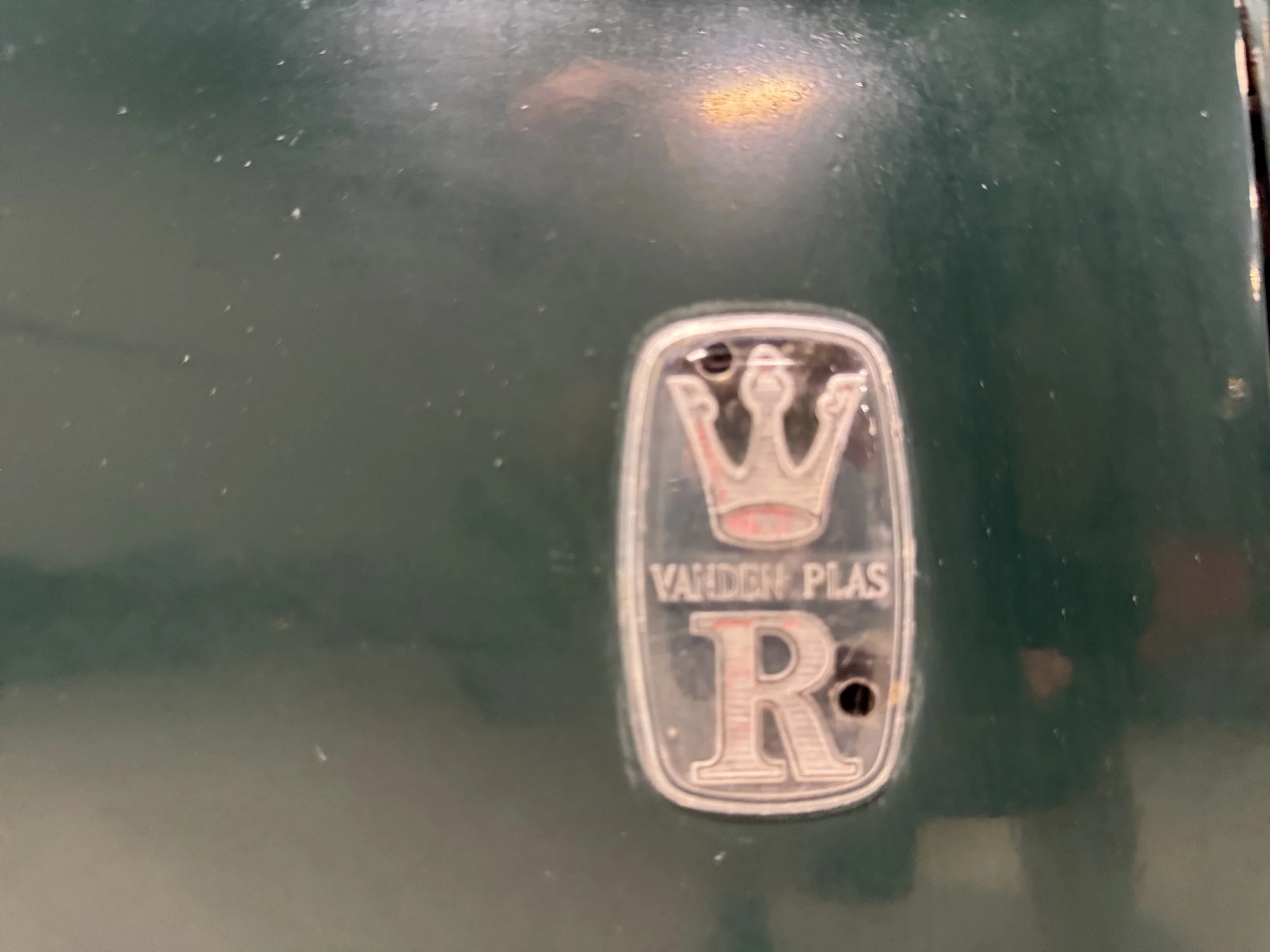 1967 Vanden Plas Rolls Emblem.jpeg