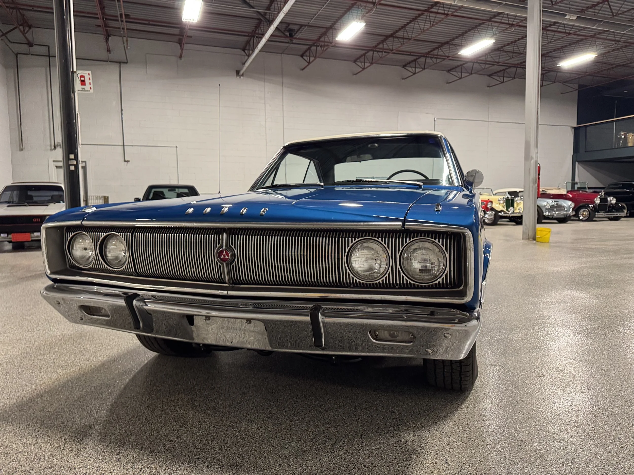 1967_Dodge_Coronet_Front_Low.jpeg