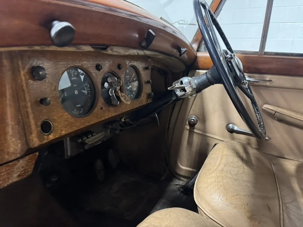 1947_Bentley_VP_Gauges.jpeg