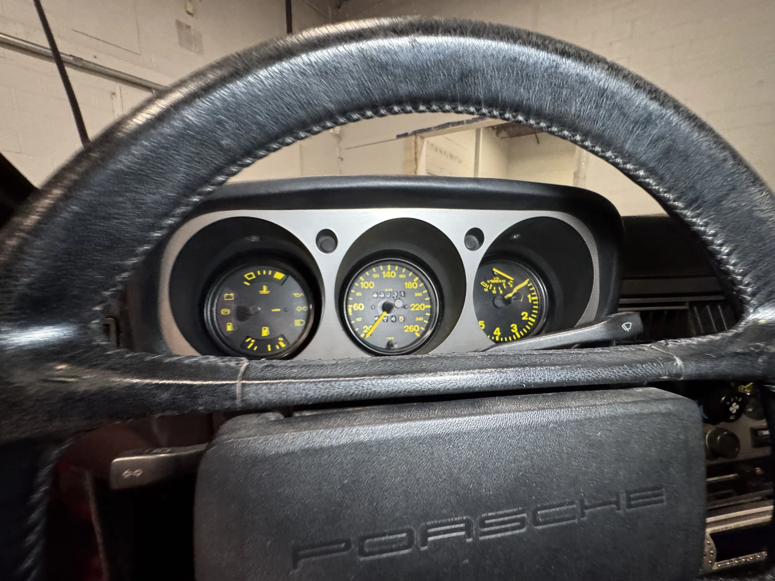 1984_Porsche_944_Dash.jpeg