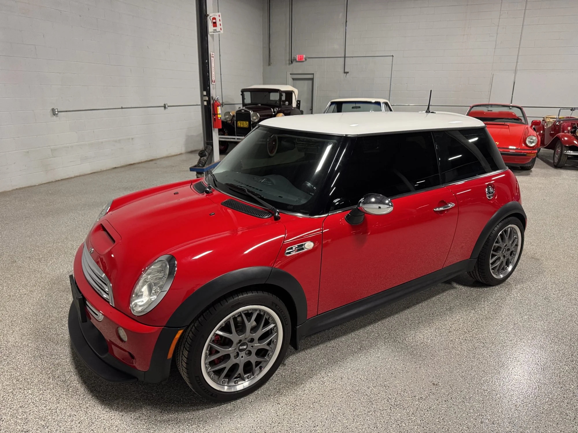 2004 Mini Cooper S - Front Left High.jpg