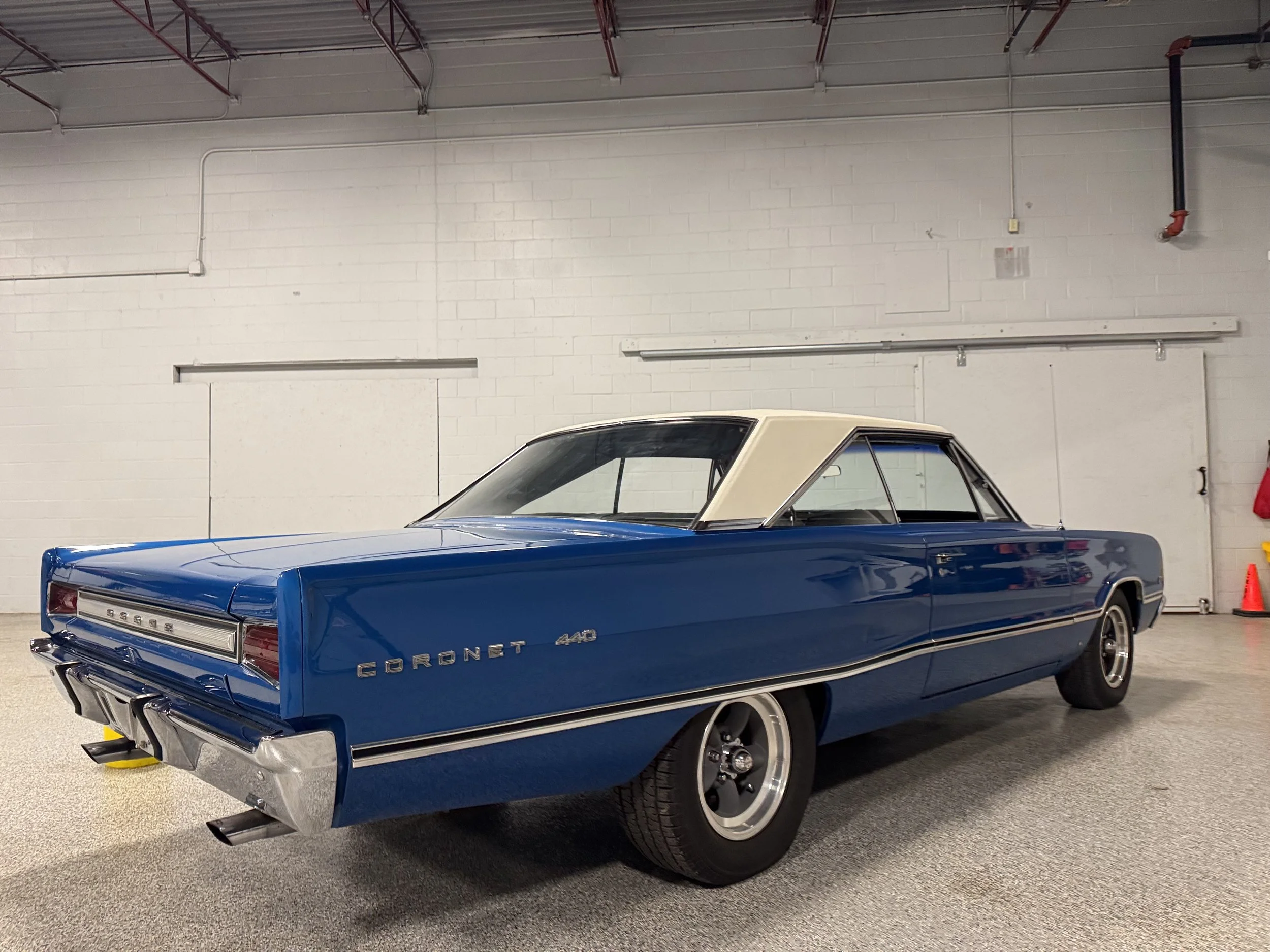 1967_Dodge_Coronet_Right_Rear.jpeg
