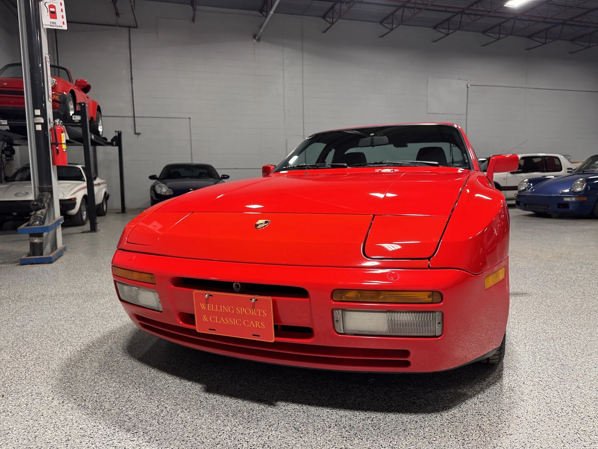 1987 Porsche 944 Turbo Front Left2.jpeg